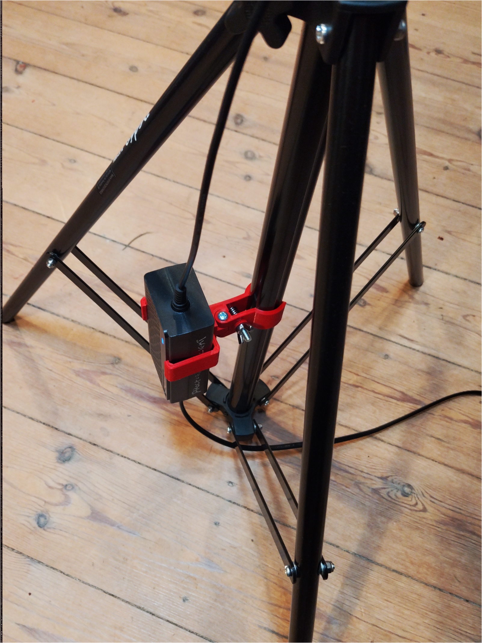Universal Pipe Clamp