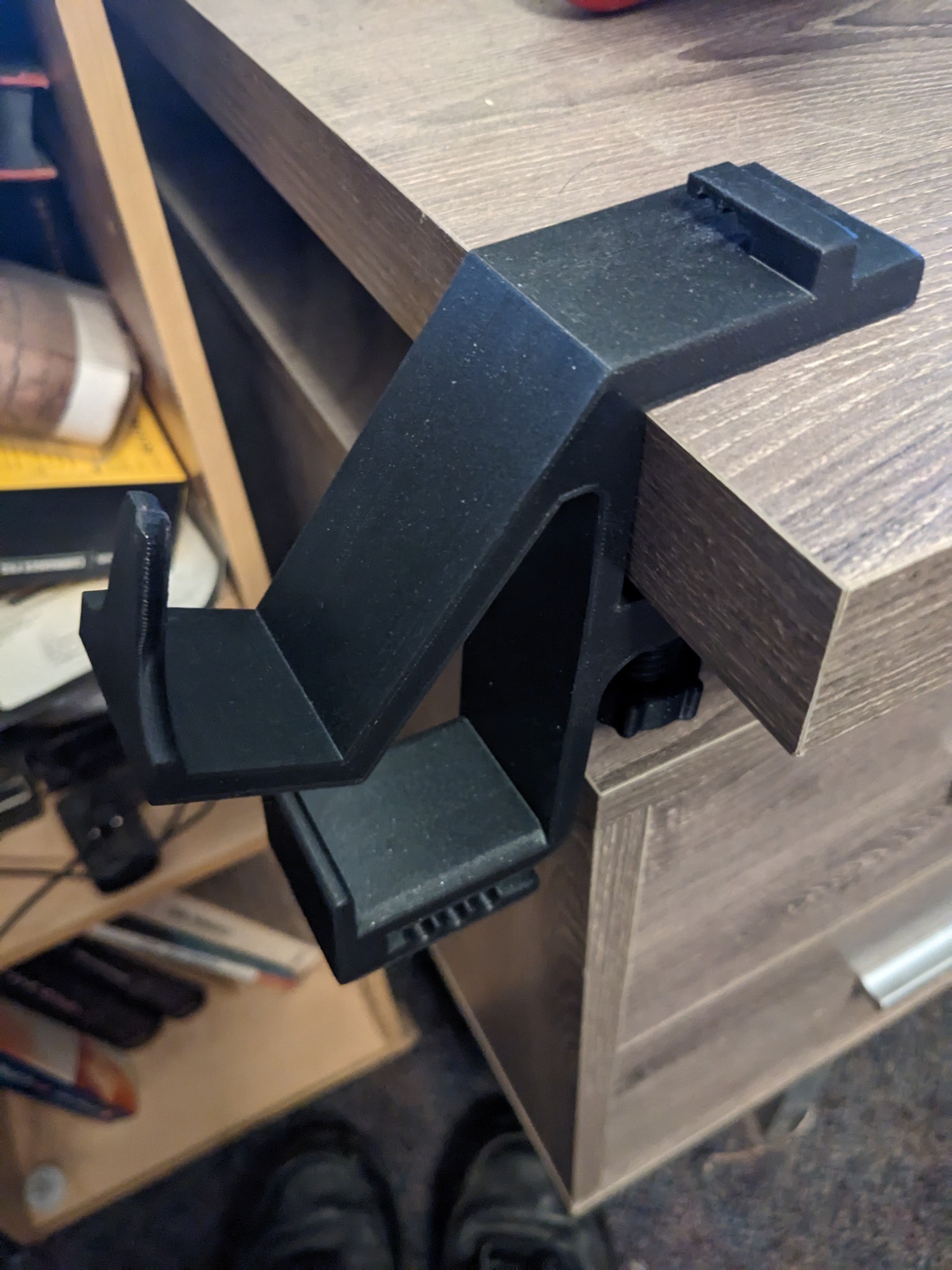 controller - headphone holder