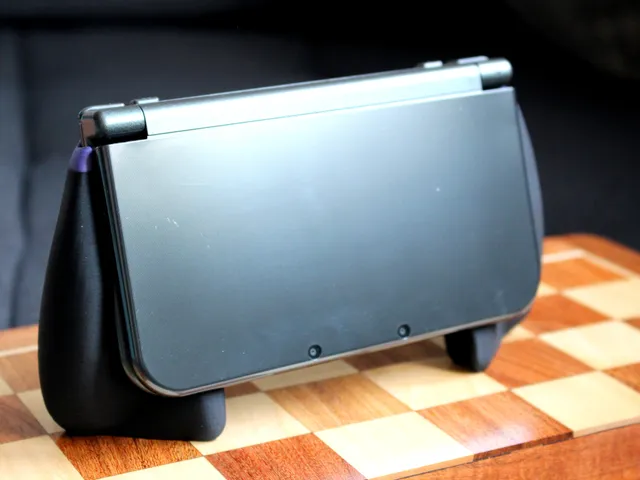 Grip & Stand for New 3DS XL