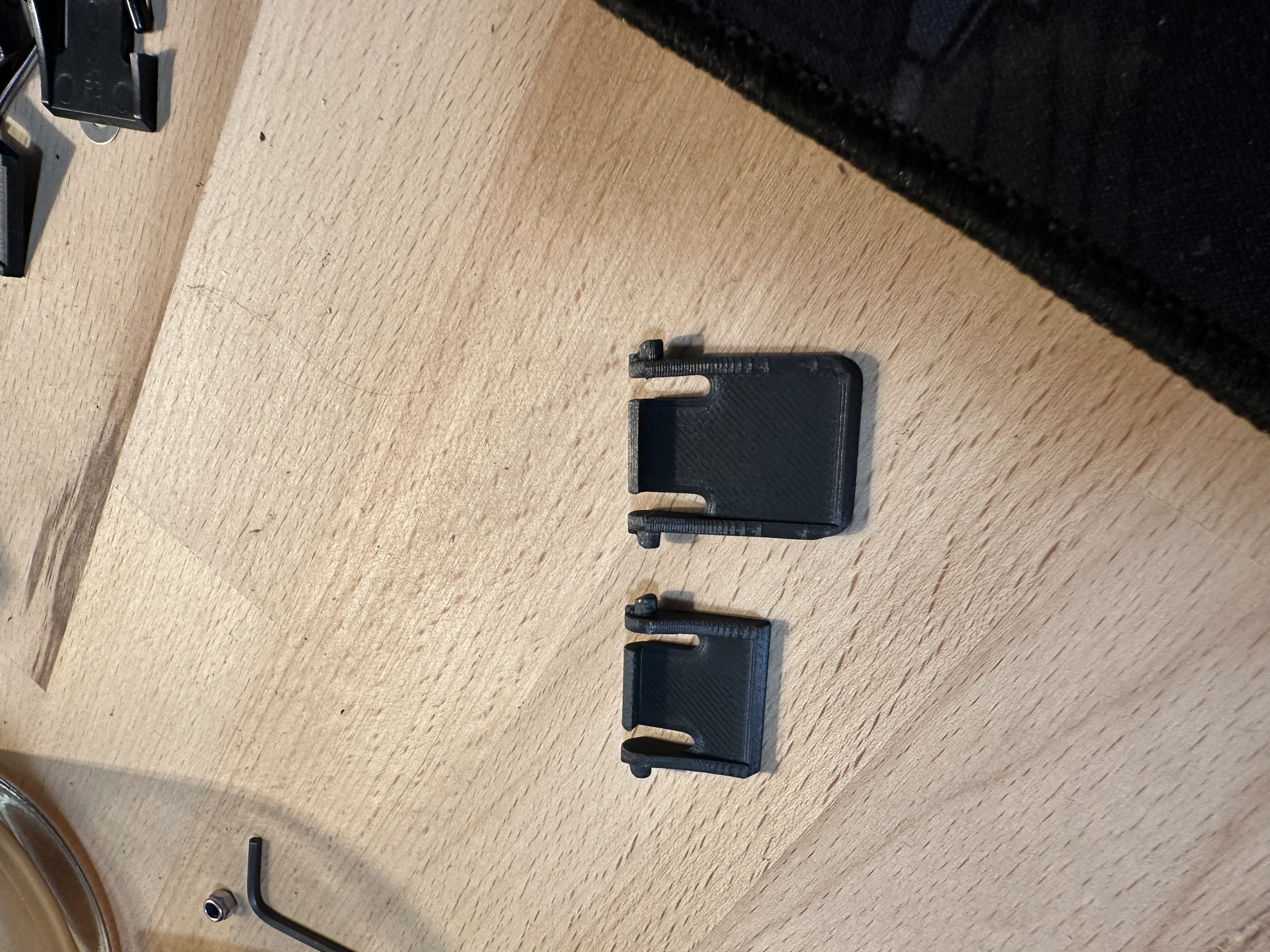 Corsair k55 extended rear legs/feet