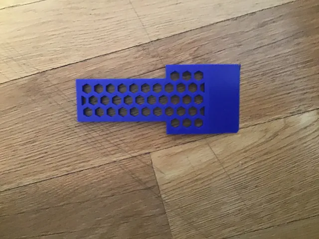 Honeycomb pattern scraper