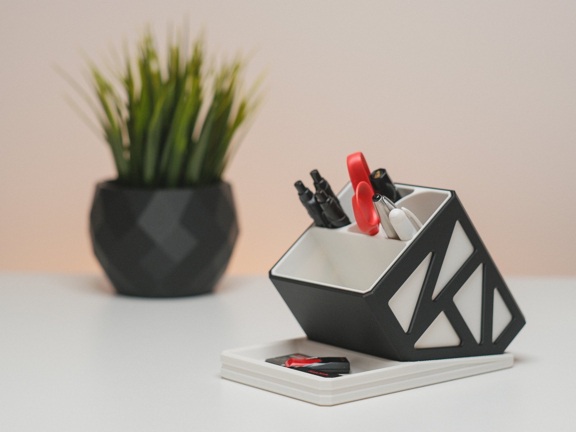Miniatura 8 do modelo 3D Modular Desk Organiser