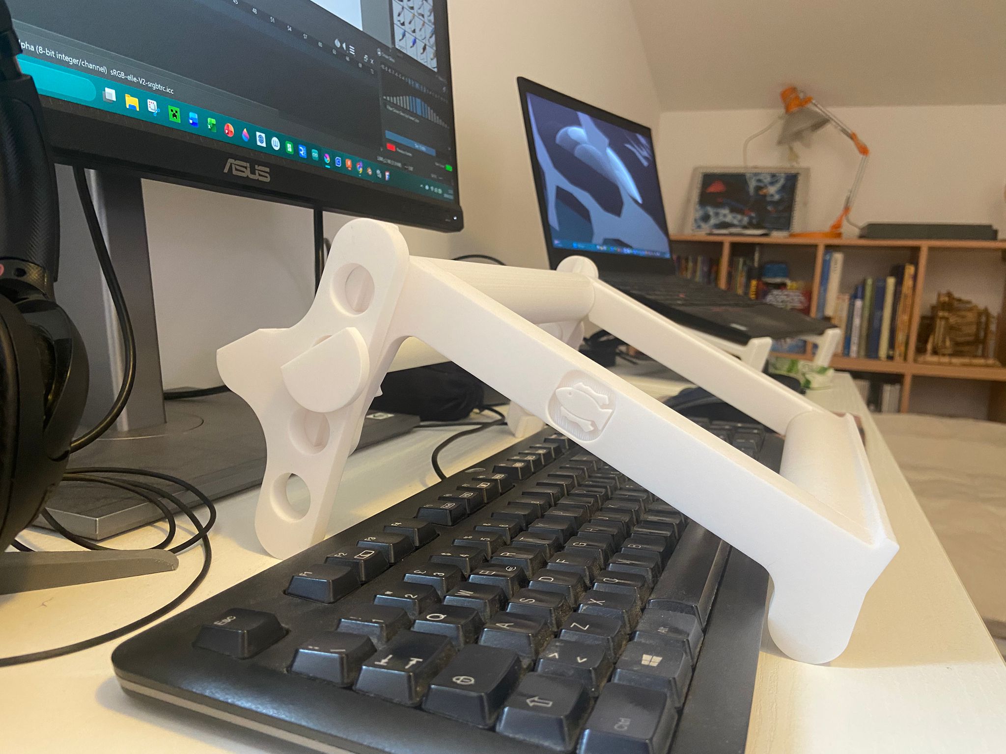 Miniatura 5 do modelo 3D Drawing Tablet Stand - Over Keyboard