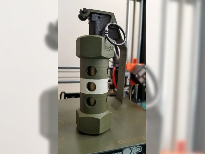 CS:GO M84 Flashbang Prop