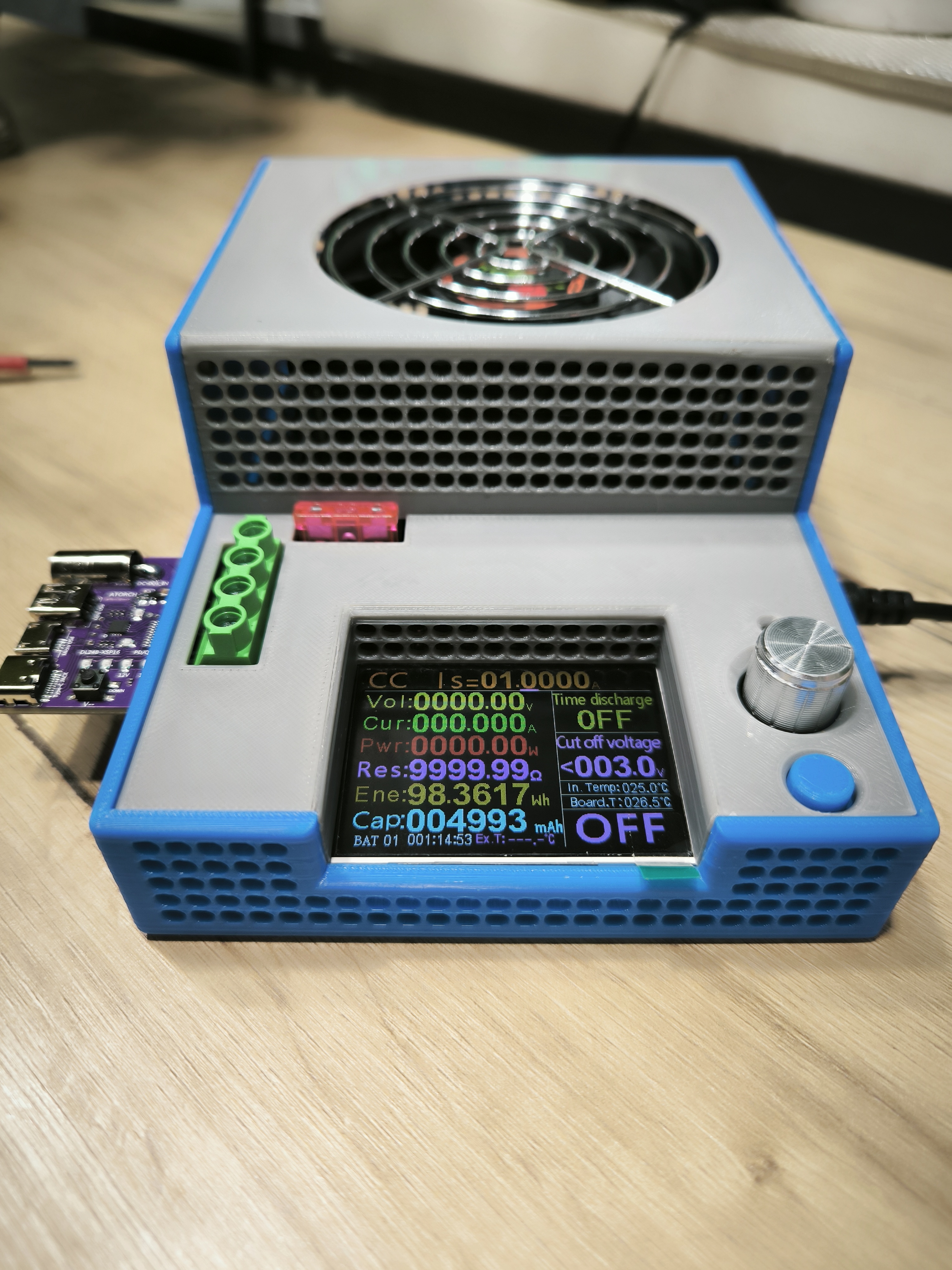 Miniatura 4 do modelo 3D DL24EW Electronic Load Case