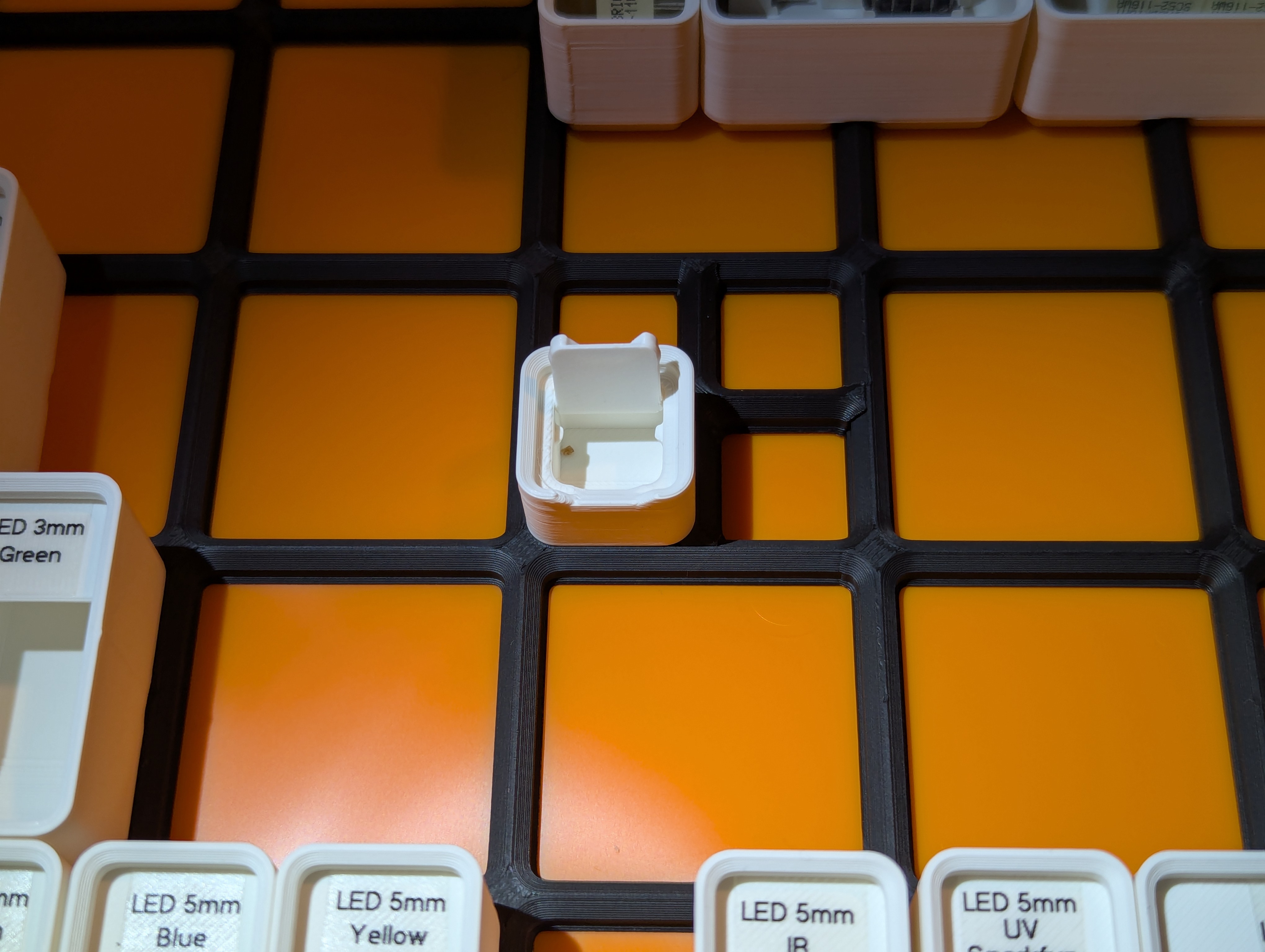 Gridfinity tiny SMD Box with lid