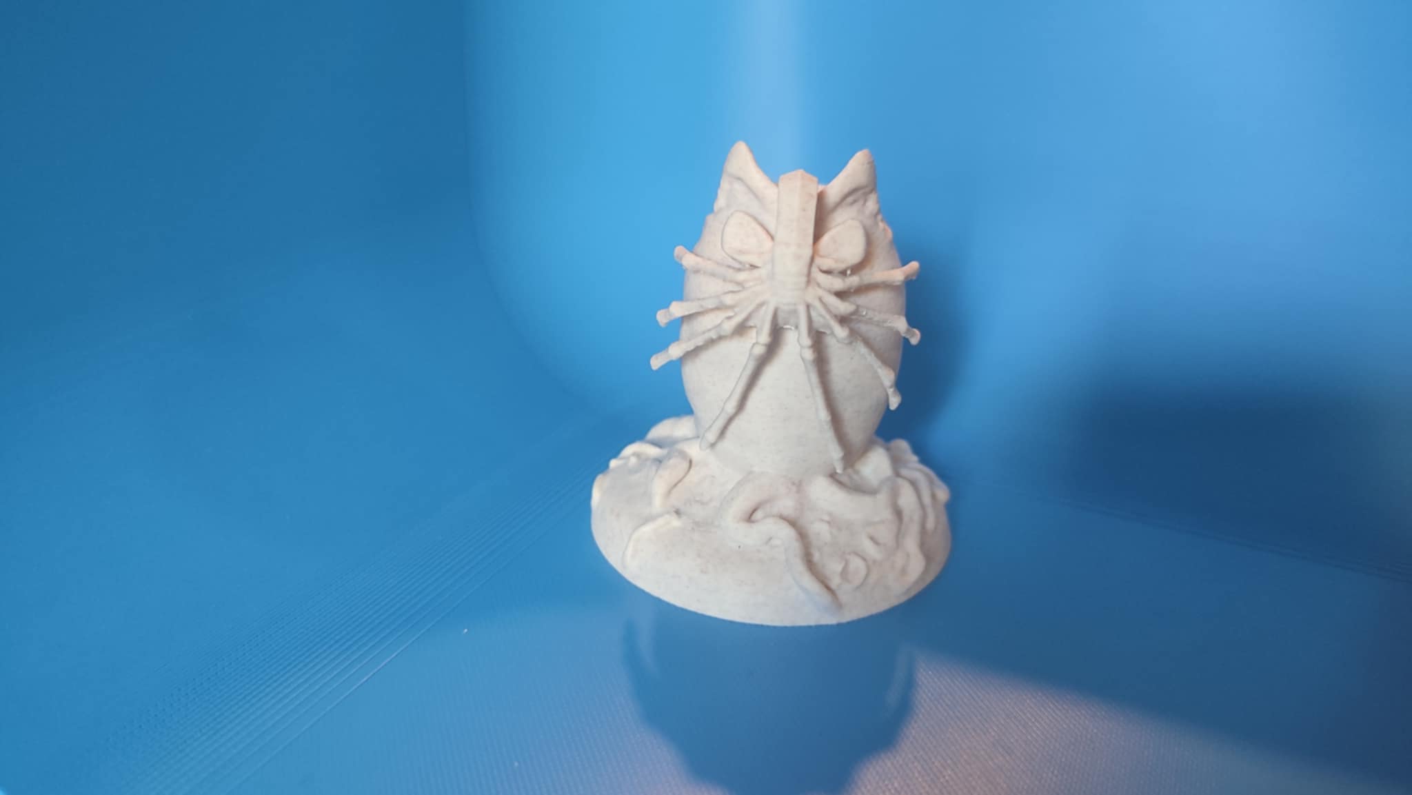 Miniatura 2 do modelo 3D Alien Egg with Facehugger