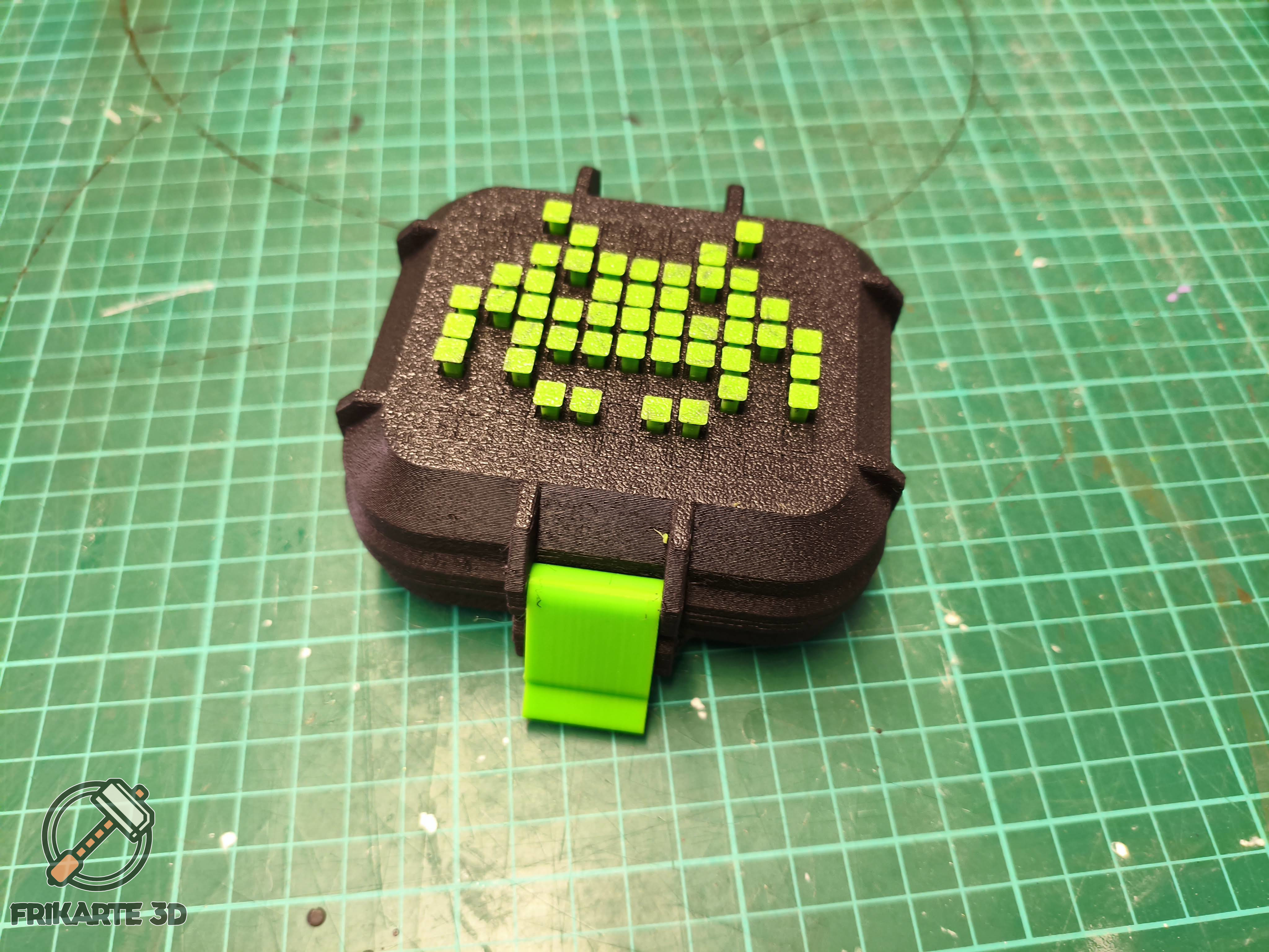 PixelBox – Interactive Pixel Art Storage Box