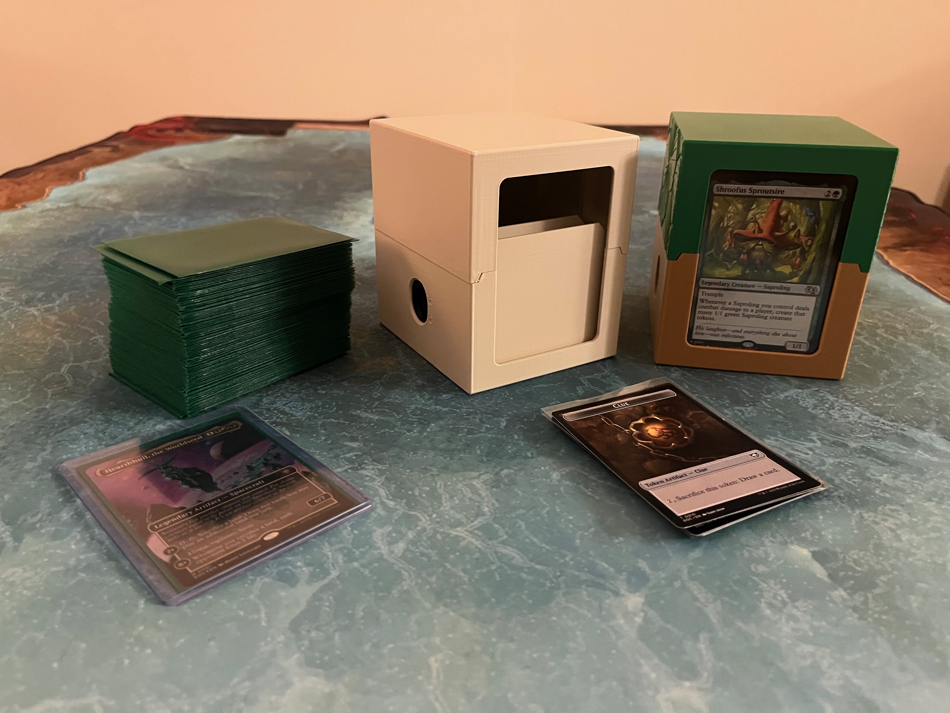 Commander (EDH) Deckbox With Compliant Mechanism Locking Lid