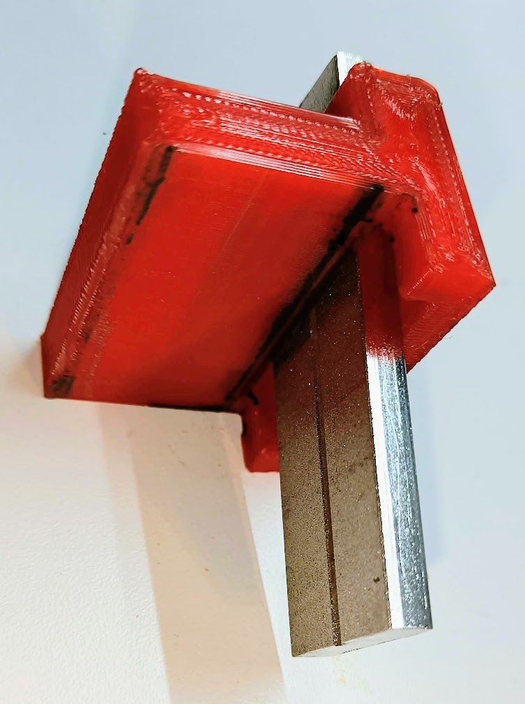 Alpine ski steel edge sharpener guide by Lars Christian Nygård