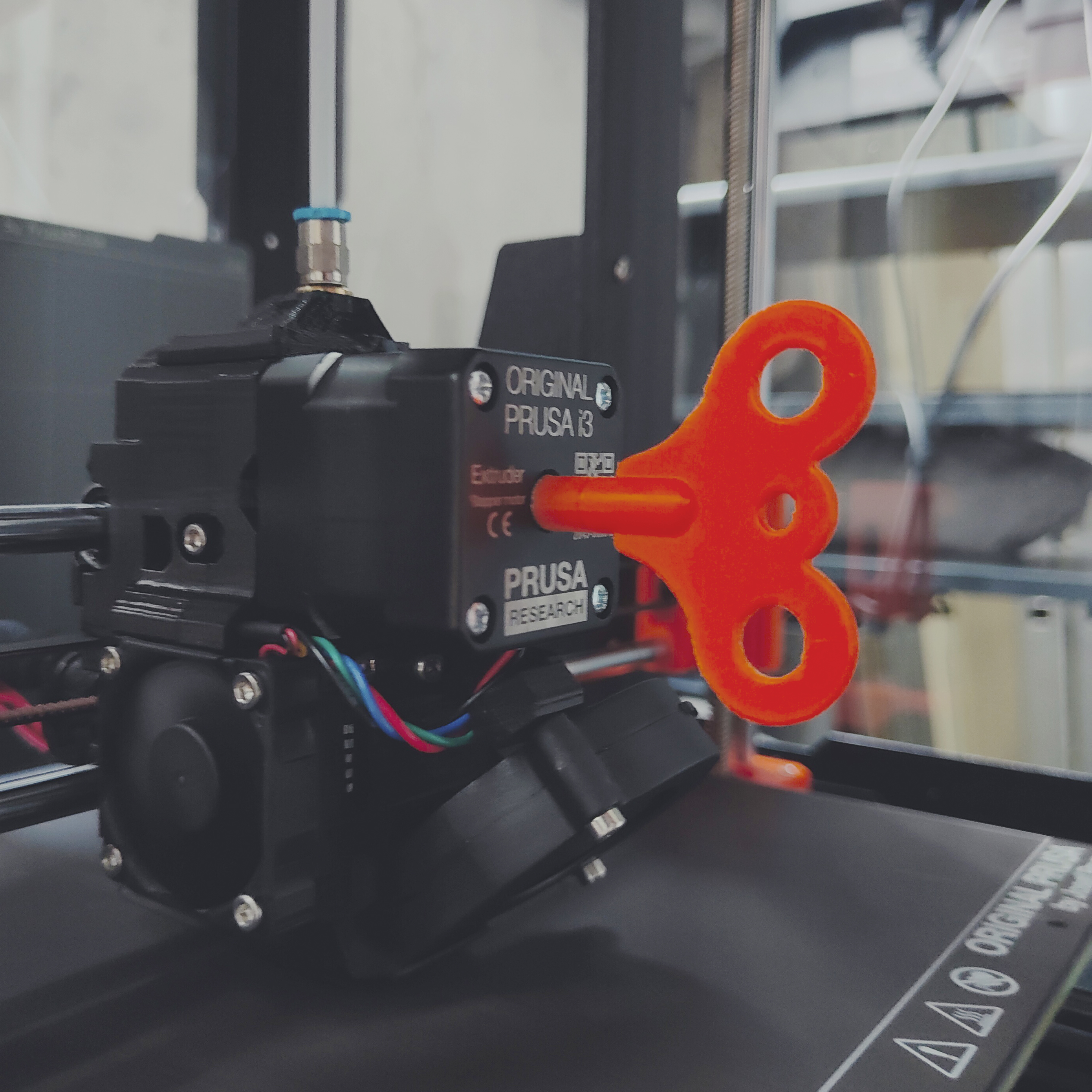 Wind up wing nut extruder visualization