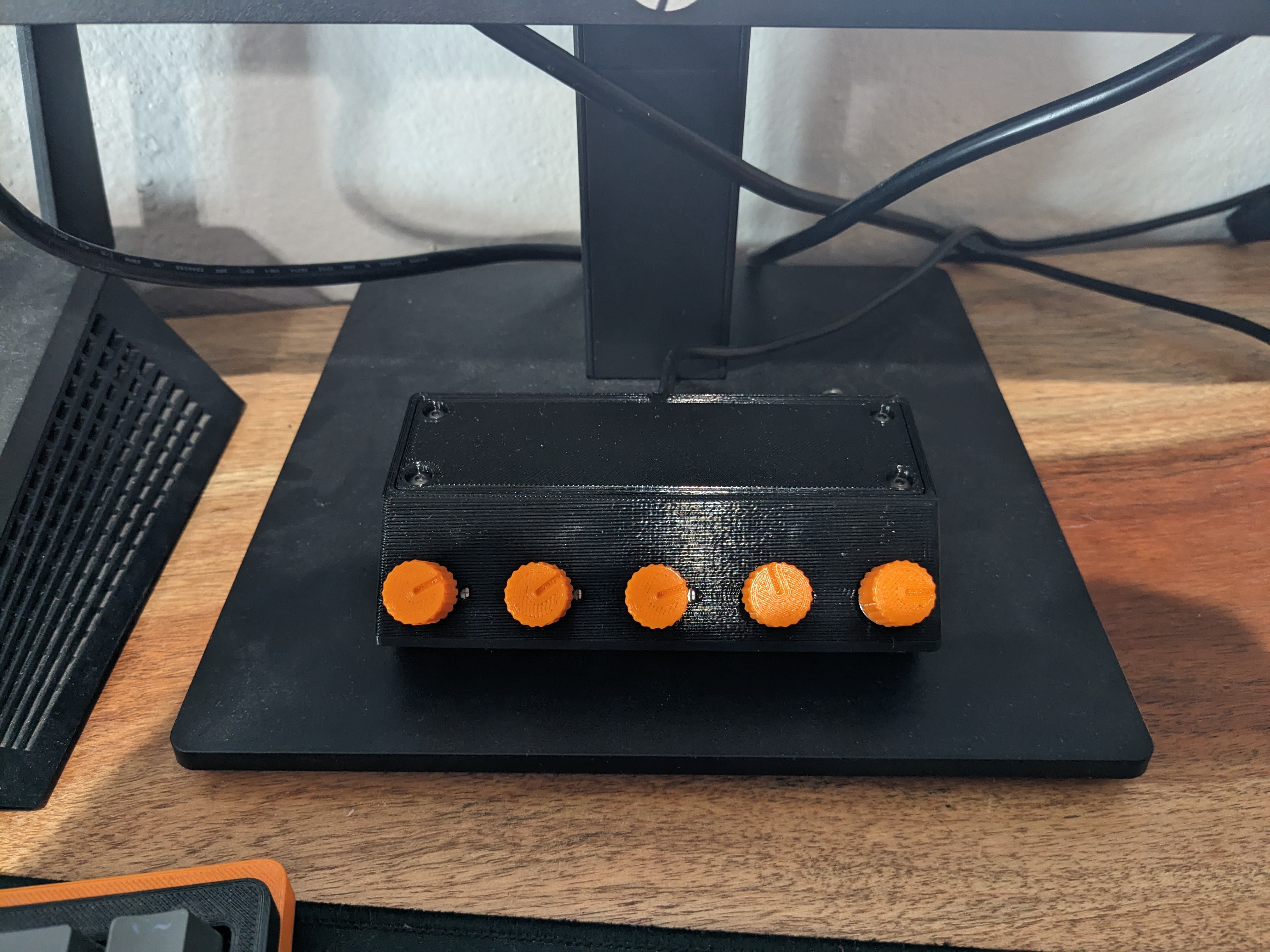 DEEJ mixer case - No Tabs