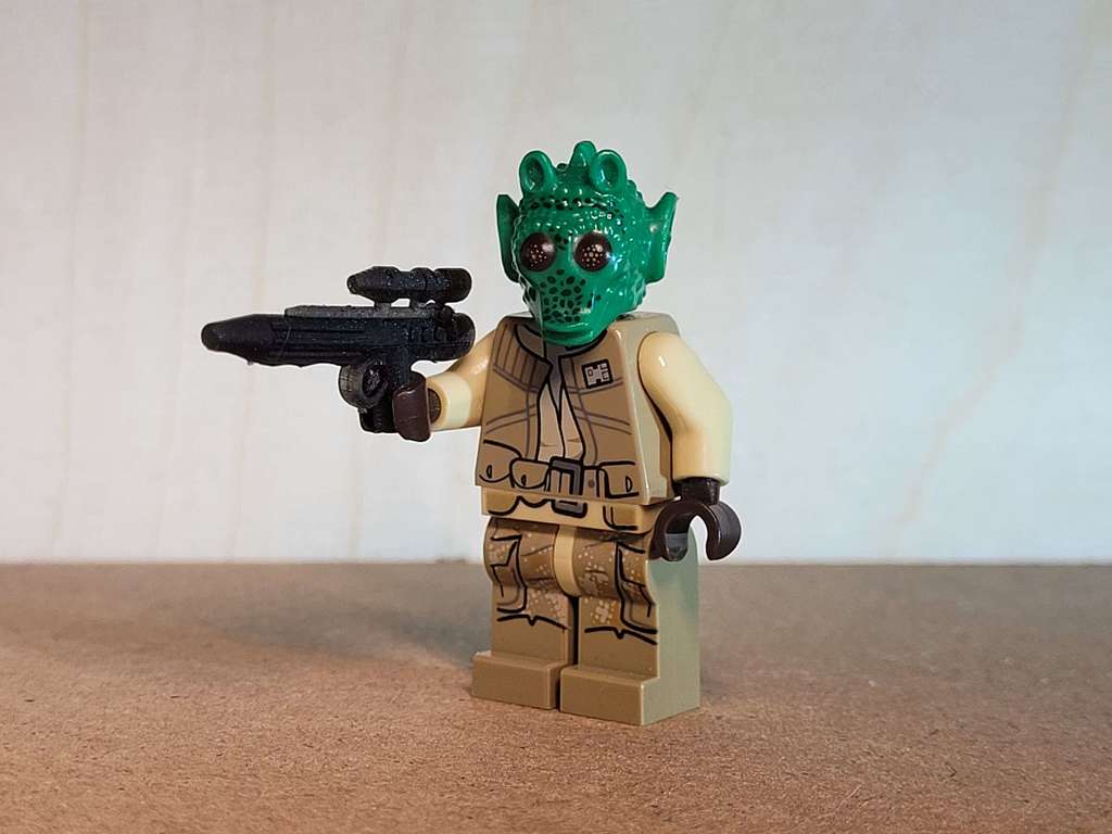 DH-17 blaster pistol (lego compatible)
