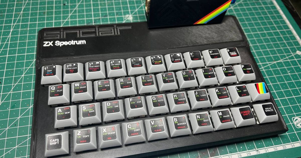 ZXSpectrum “rubber” case for cherry keyboard by Sergio Morales 