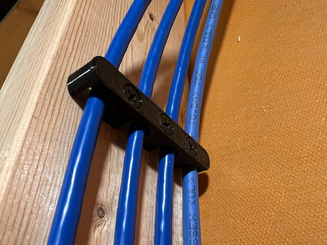 4 Cable Clamp