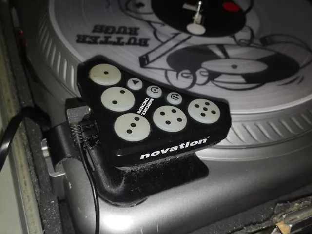 Dicer to Vestax PDX-2000 Mount (print-in-place hinge)