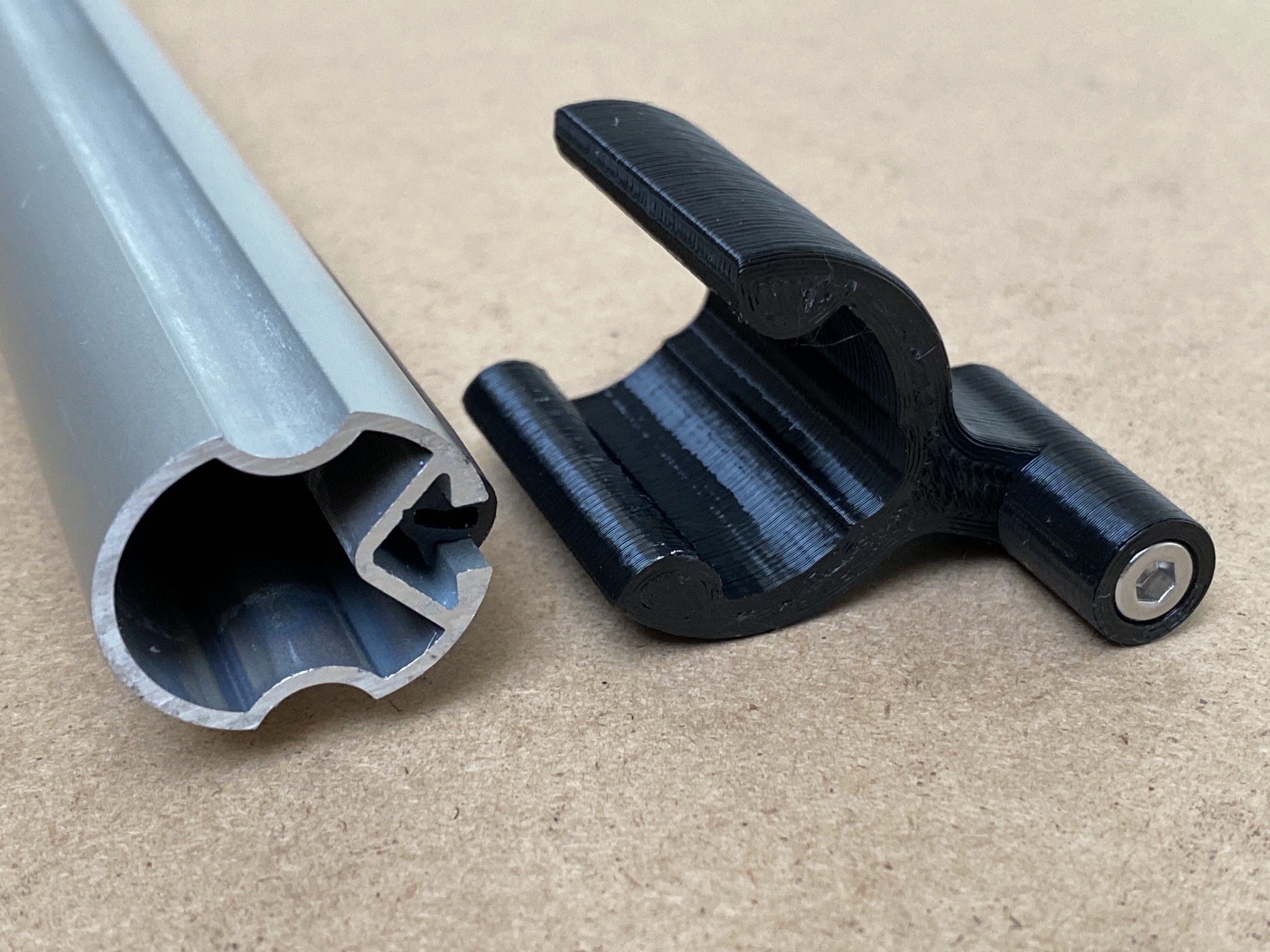 Shower Holder with Pin by Canislupus | Download free STL model ...
