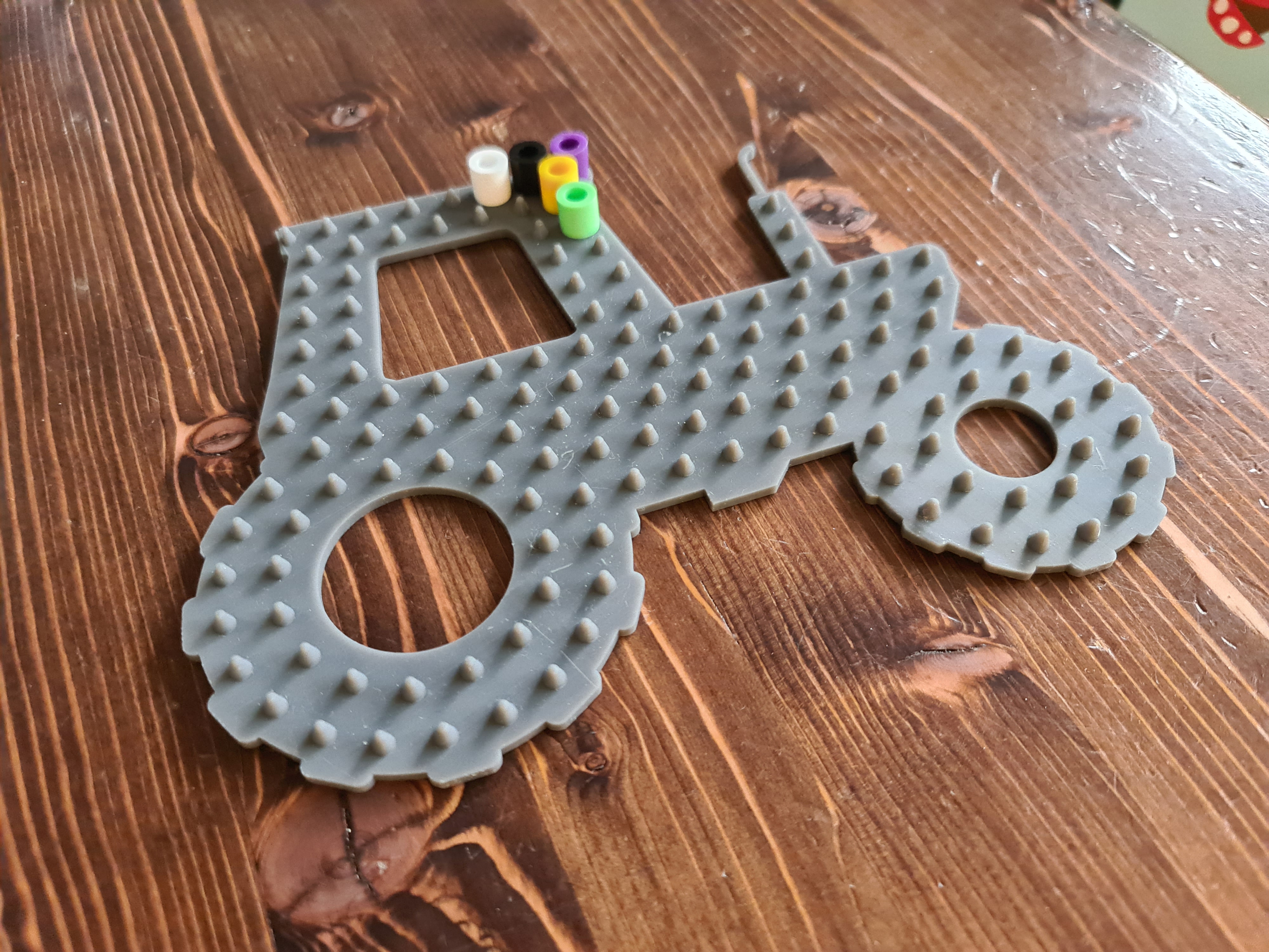 Tractor Iron Beads Maxi