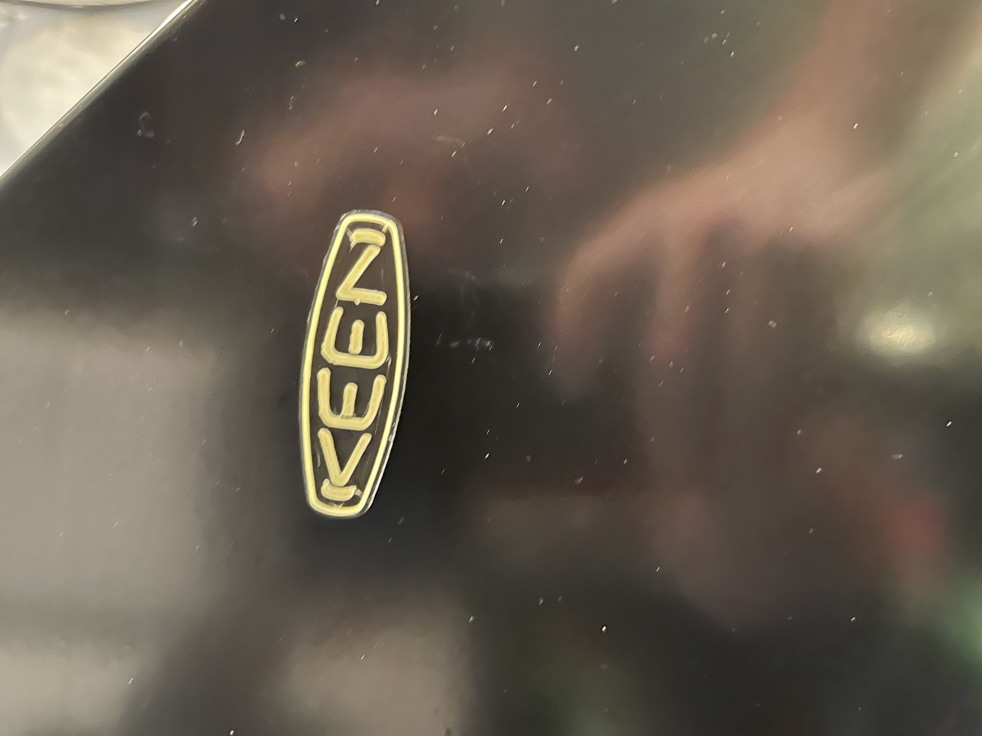 keen shoe company logo