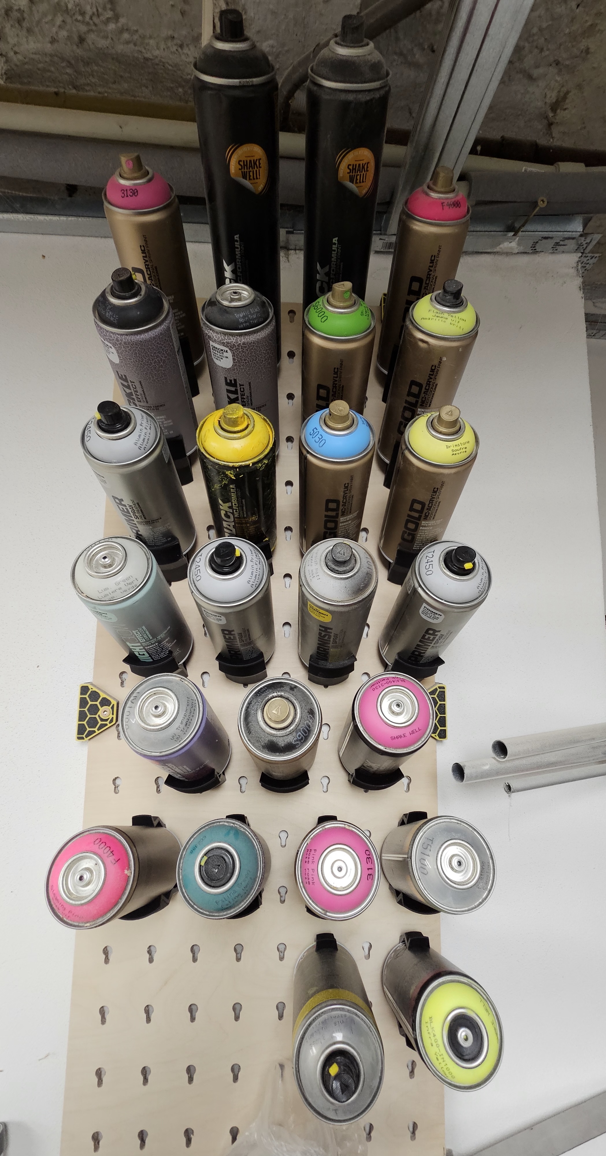 spray can holder by Cab23 Download free STL model