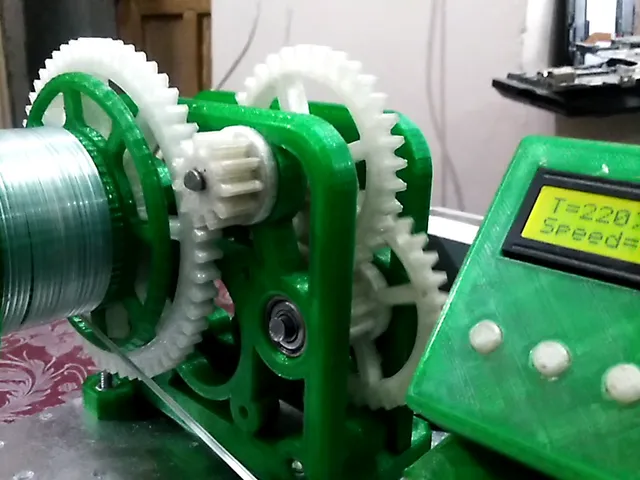 Pet plastic filament recycler.