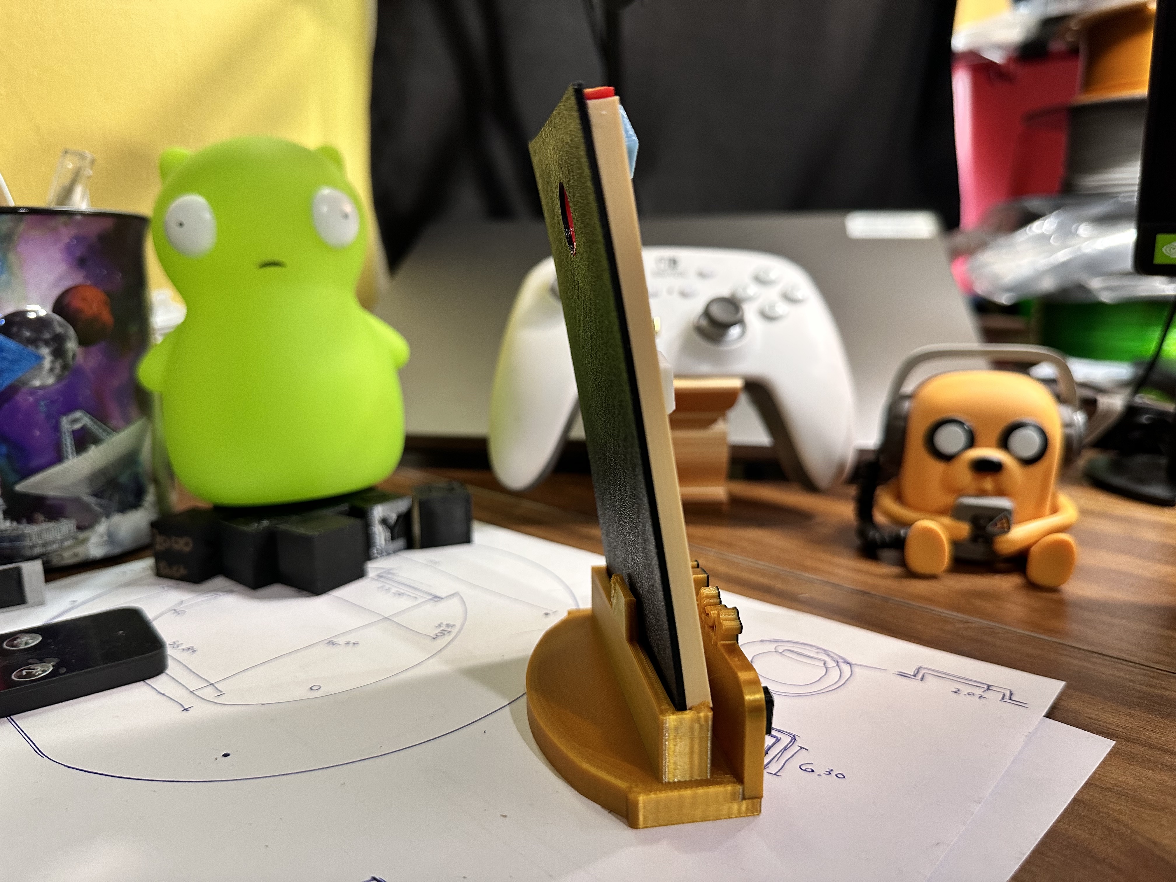 Miniatura 4 do modelo 3D Customizable Cornhole Trophy
