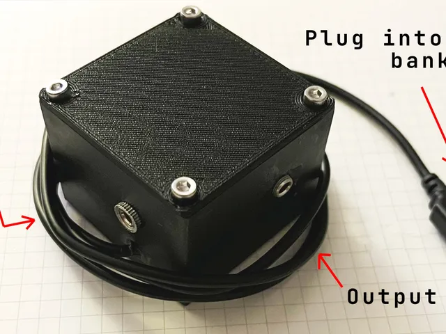 Enclosure for Adafruit Amplifier MAX98306 (aux in & out)