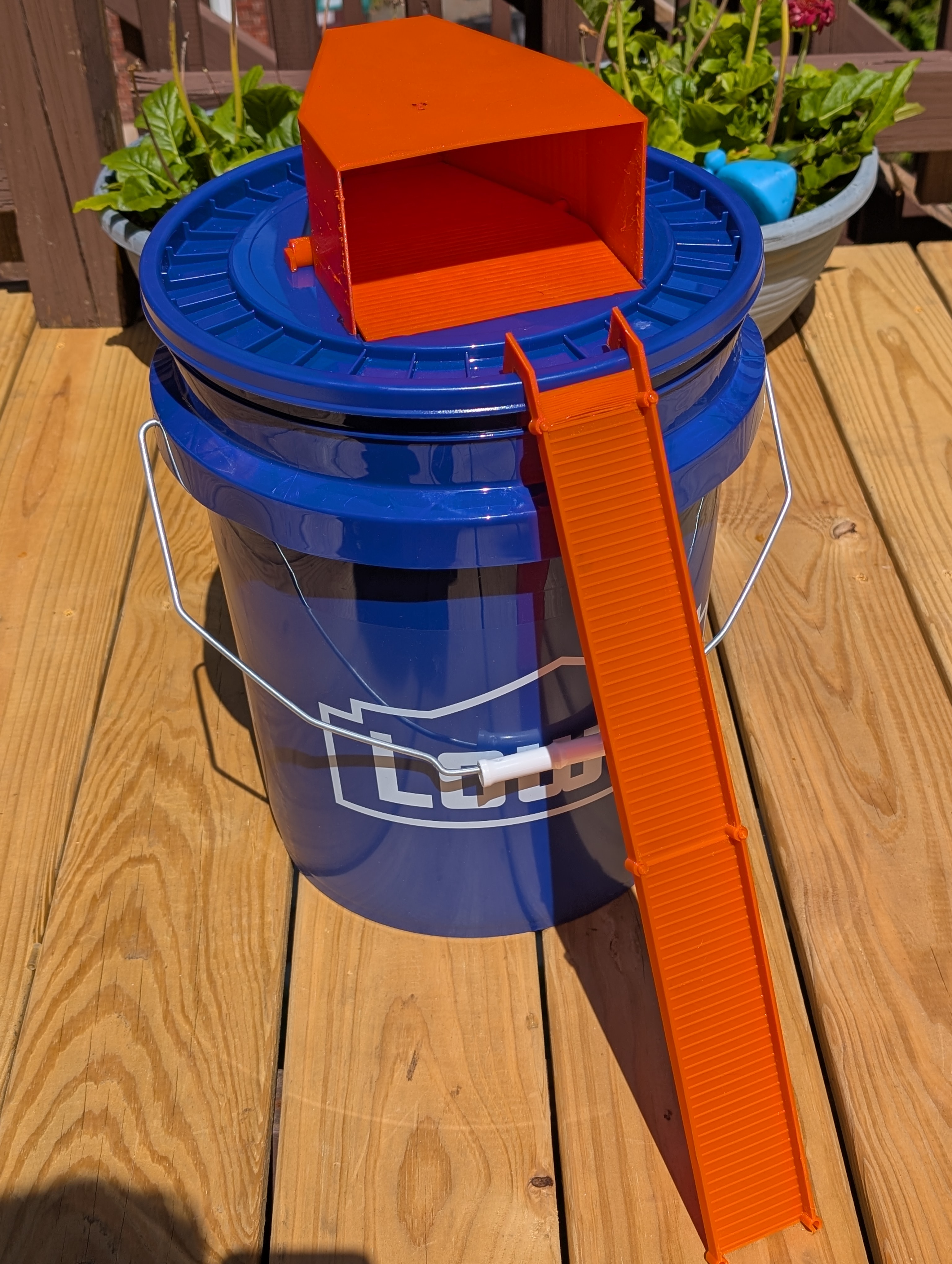 Ratssassinator - 5 Gallon Mouse Trap