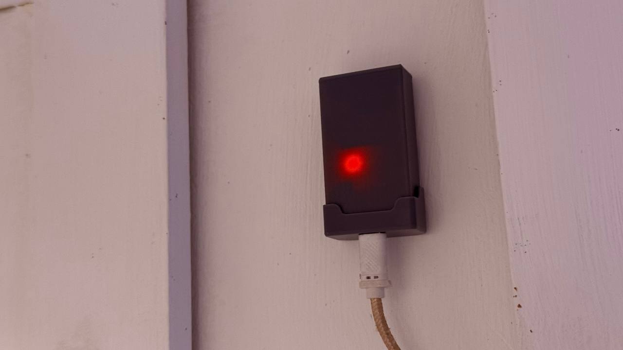 ESP32 BT Proxy enclosure and wallmount