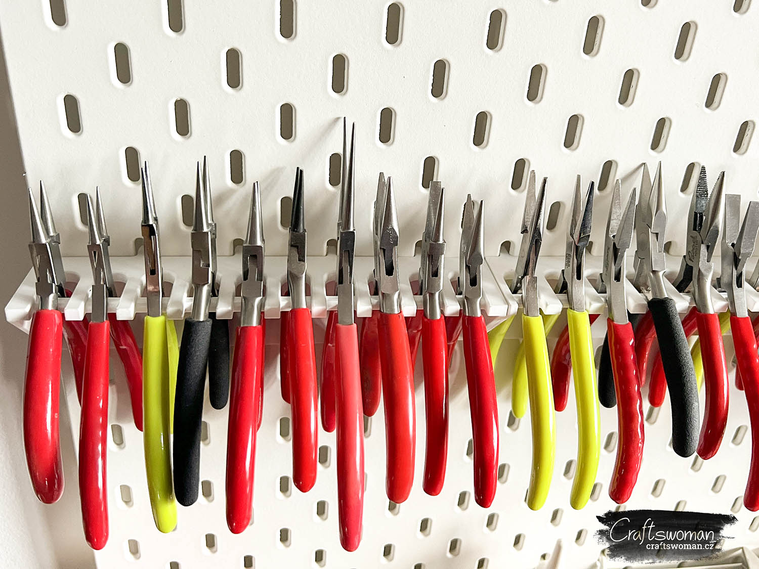 SKADIS pliers holder for the whole wall [Držák na kleště] by