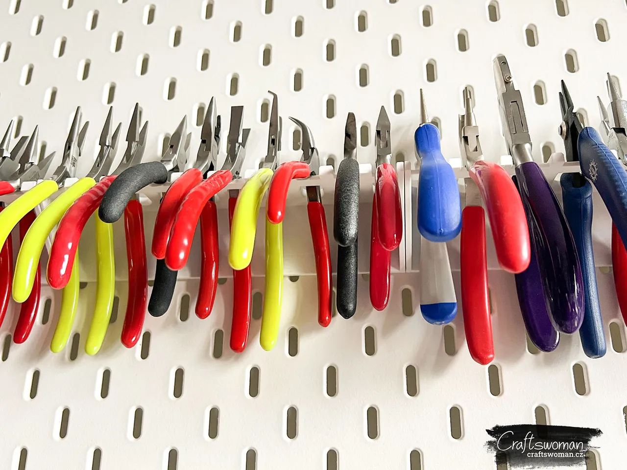 3D Printed Pegboard/skadis Pliers Holder for 6 Pliers 