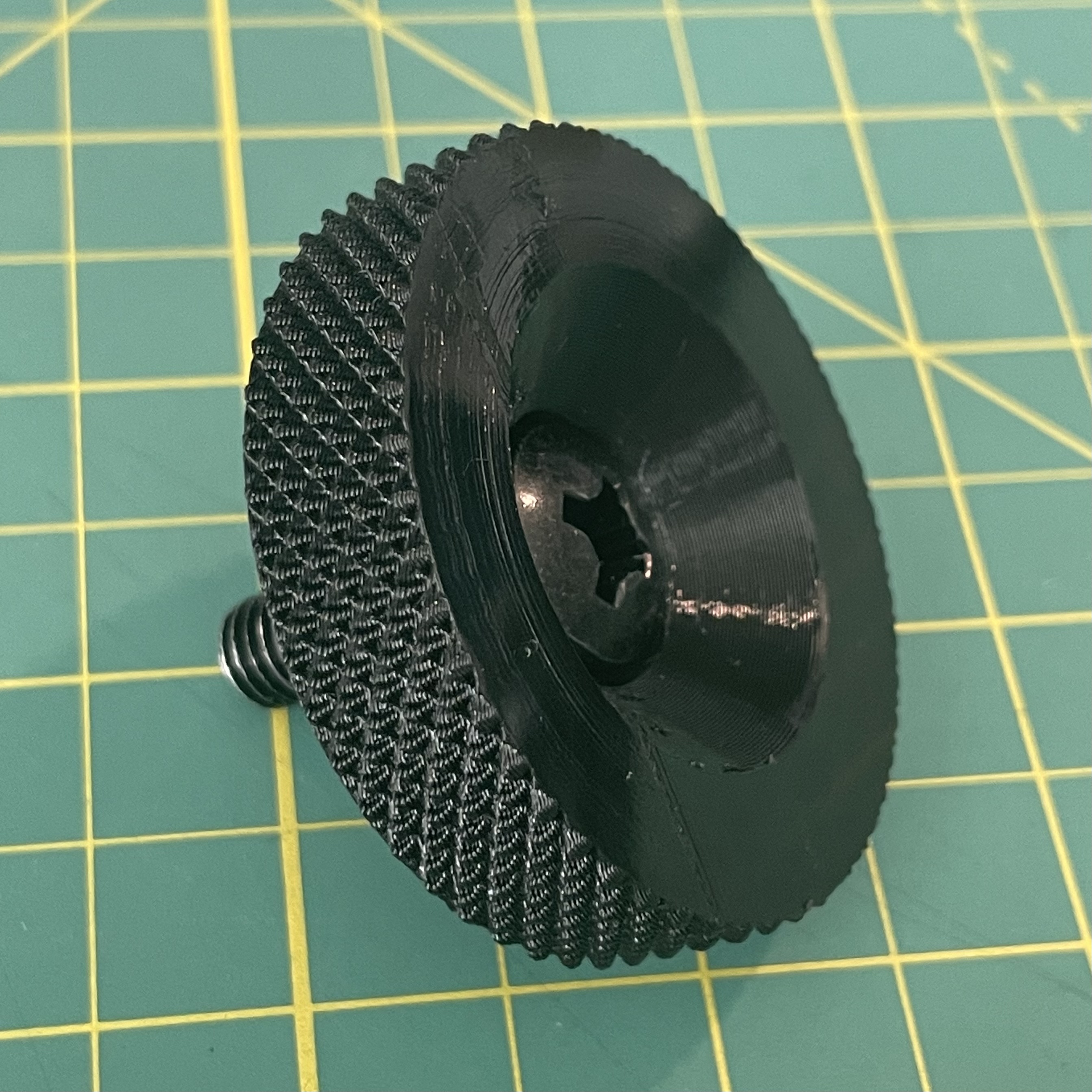 Knurled hand wheel for M8 bolt by Brauer Download free STL model