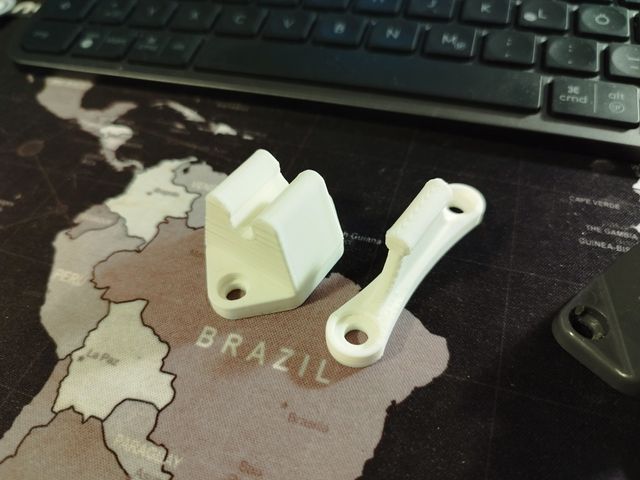 Caravan door hook and snapper, preview image from the creator on Printables