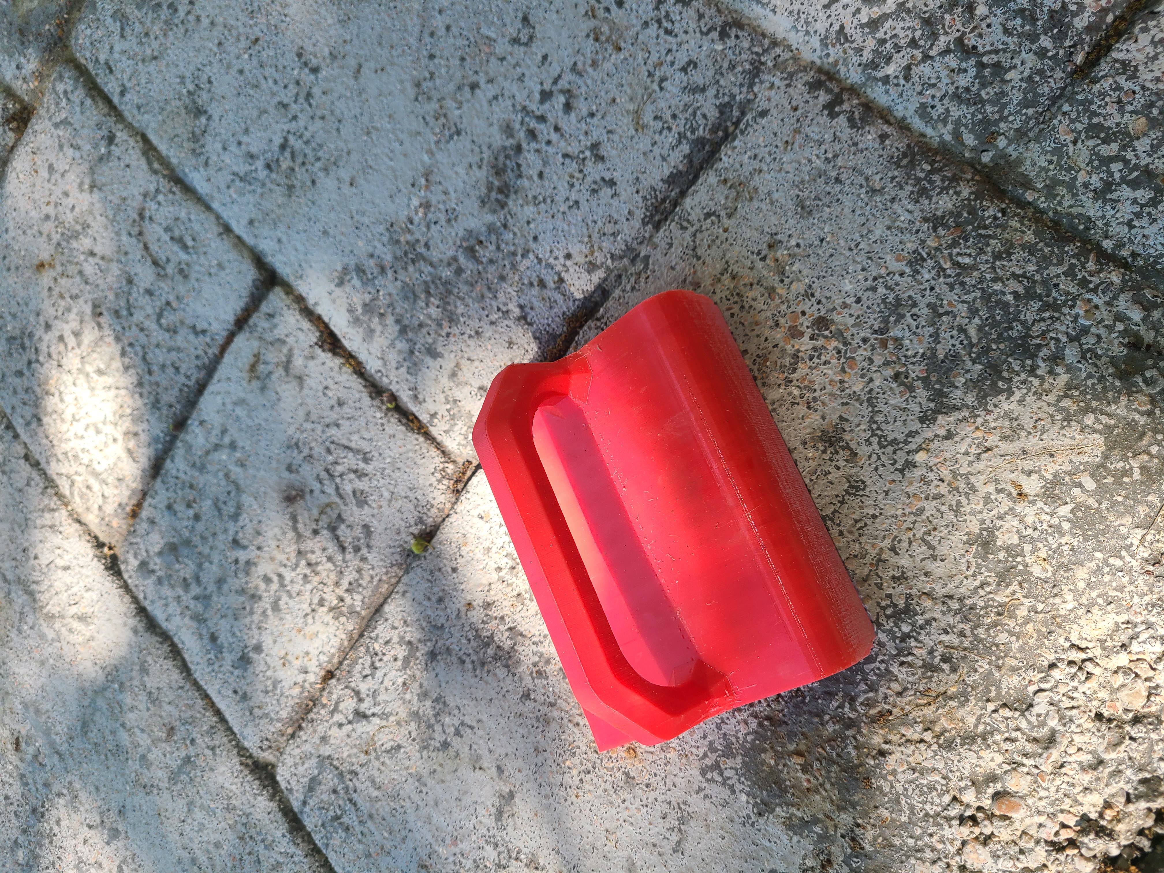 Concrete edge trowel rounded