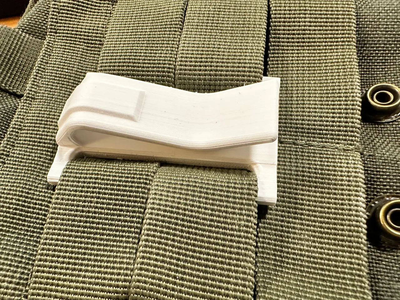 Mussy Molle clips to Vedder holster by Seth Wahle, Download free STL model