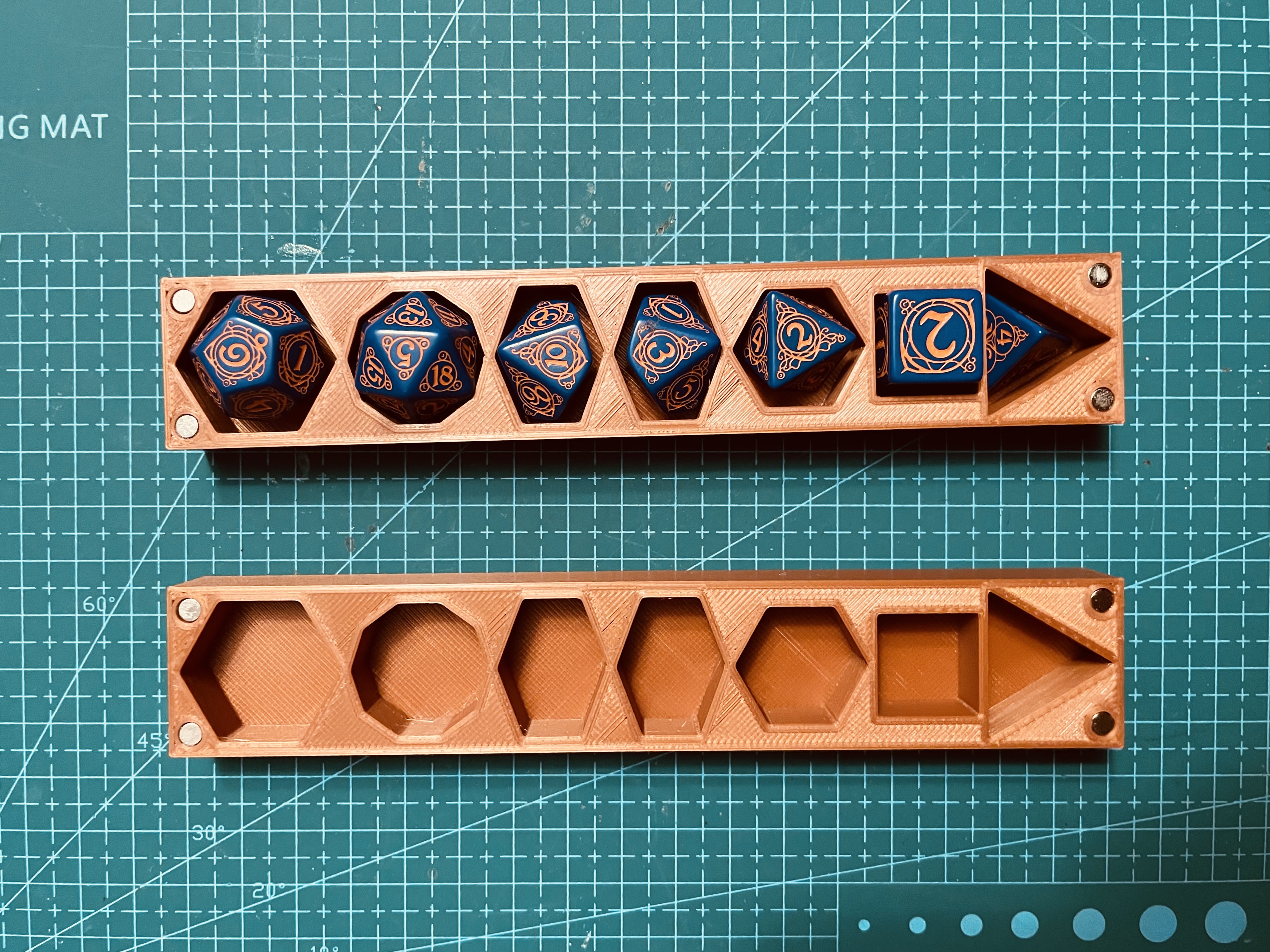 Miniatura 2 do modelo 3D Dice DnD Case