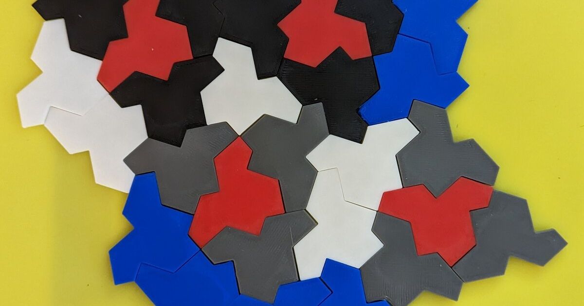 Reversible aperiodic hat tiles by Rich Holmes Download free STL model