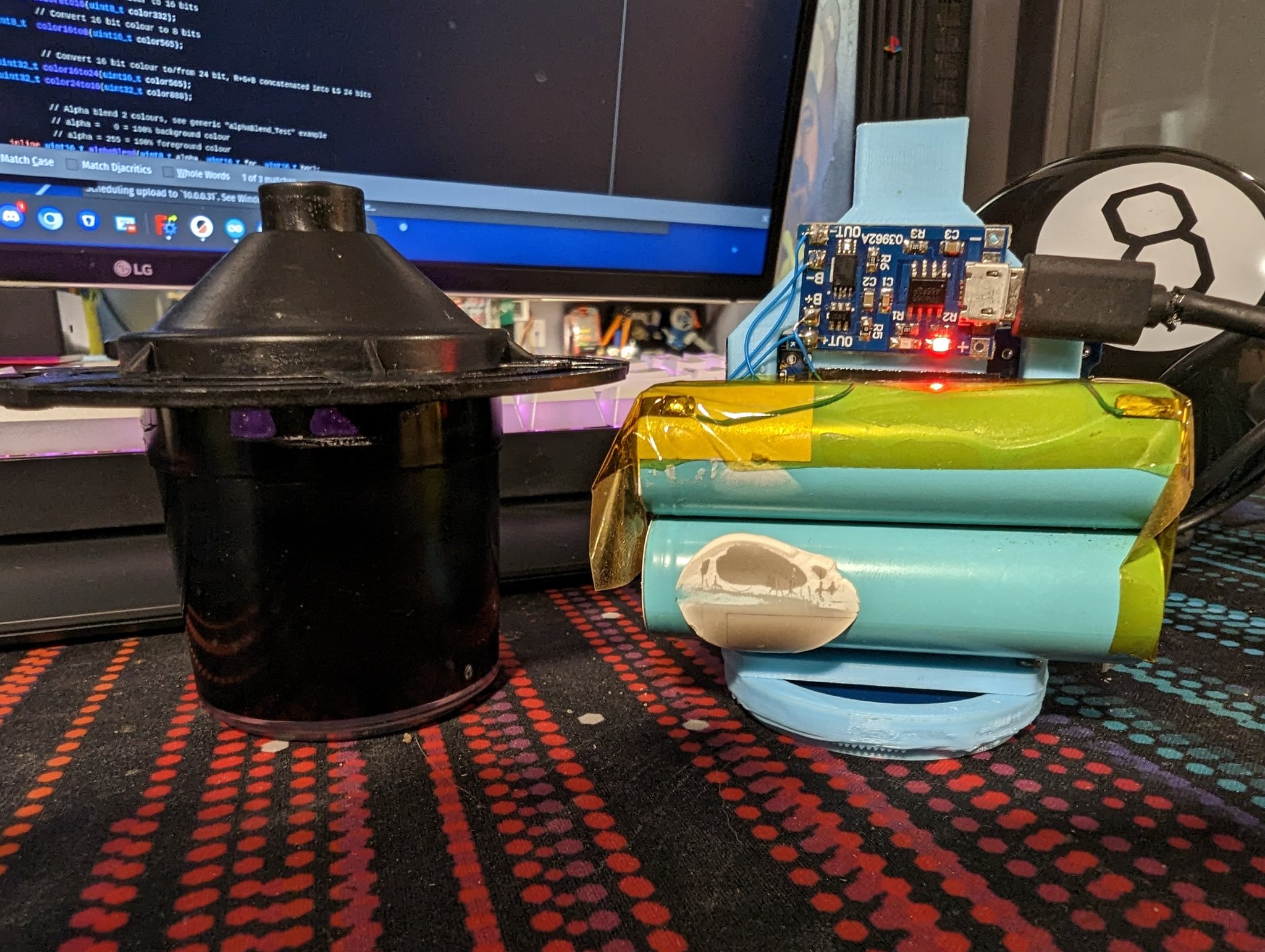 Miniatura 4 do modelo 3D Magic 8 Ball LCD Mod