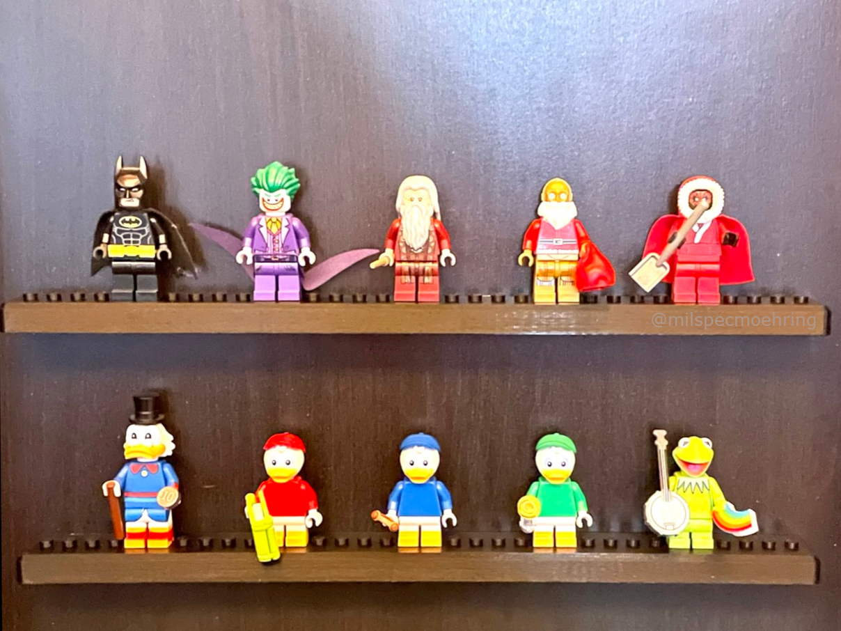 LEGO Minifigure Display 34 Studs / 280mm