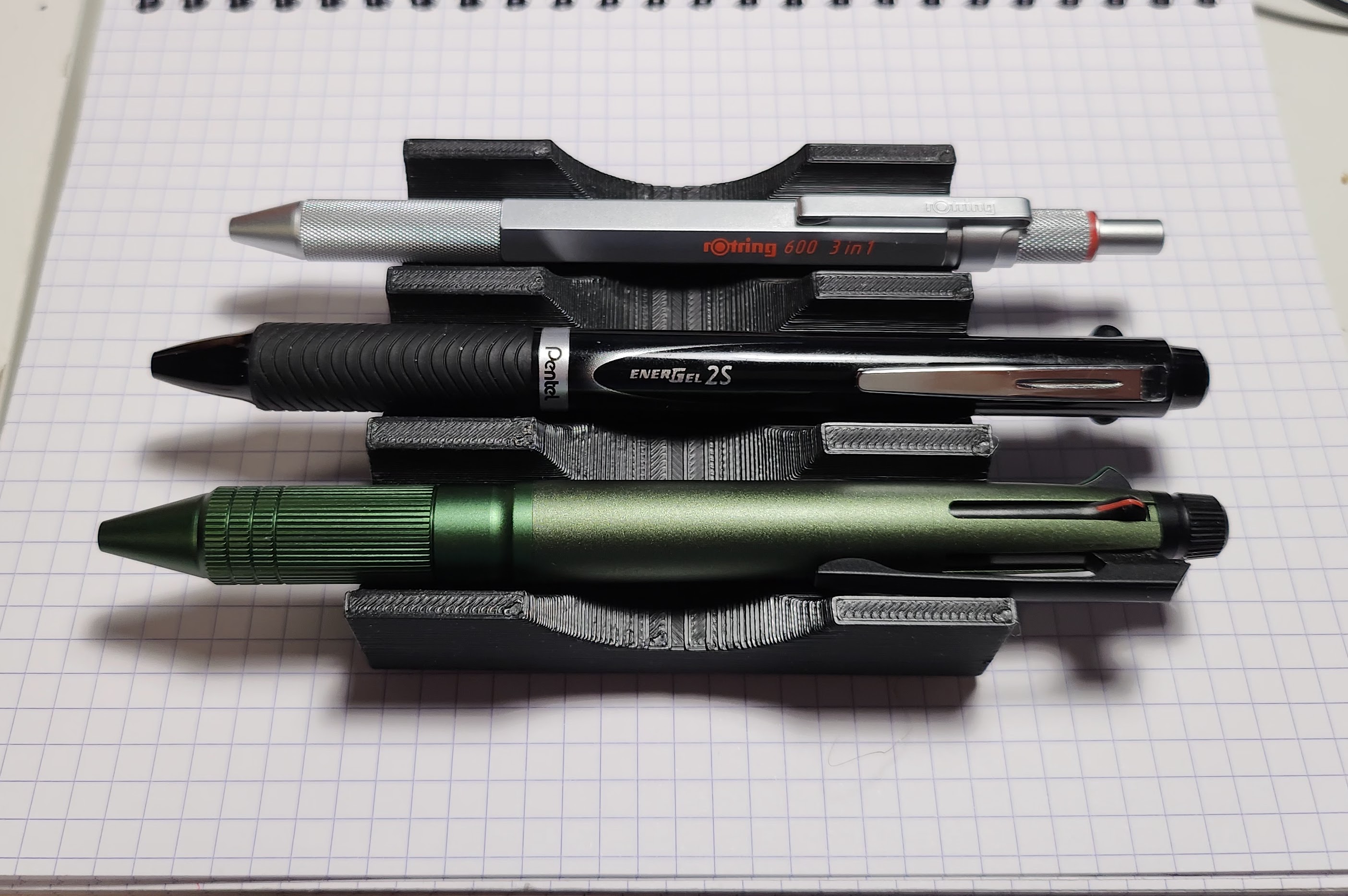 3 pen desk stand