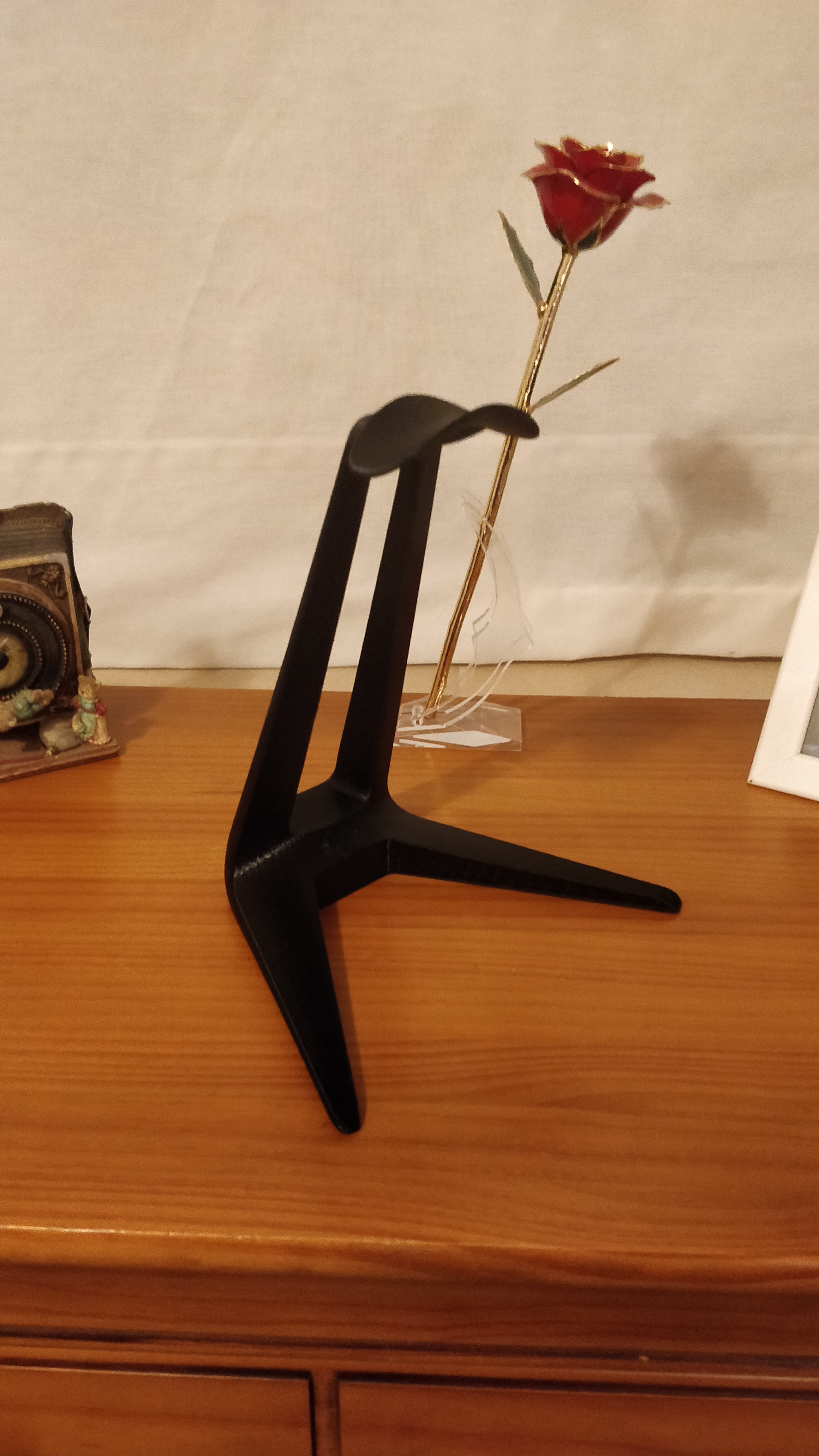 MakerBot Headphone Stand with Curved Rest