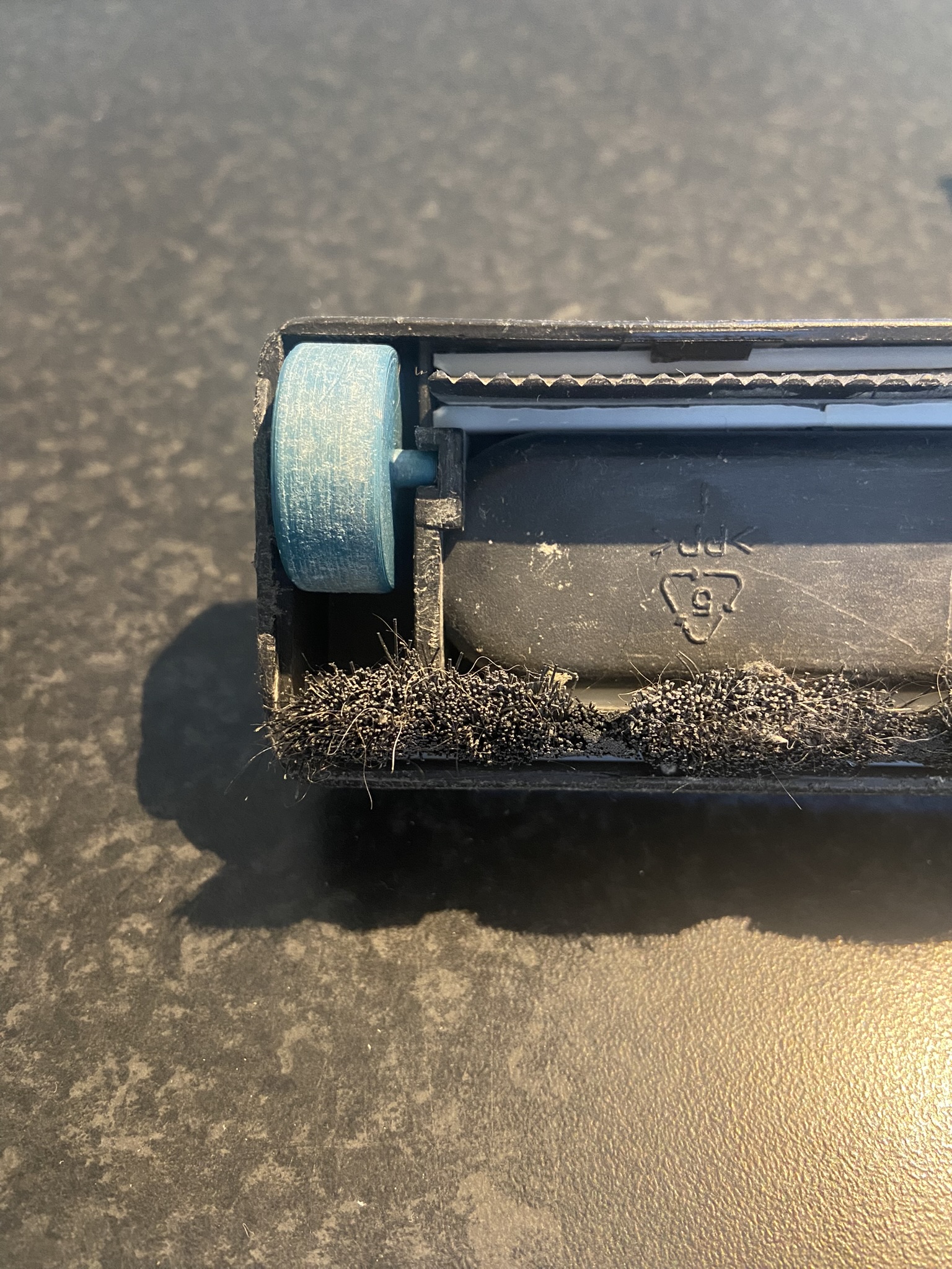 Wheels to Nilfisk vacuum cleaner by Wubbe93 Download free STL model