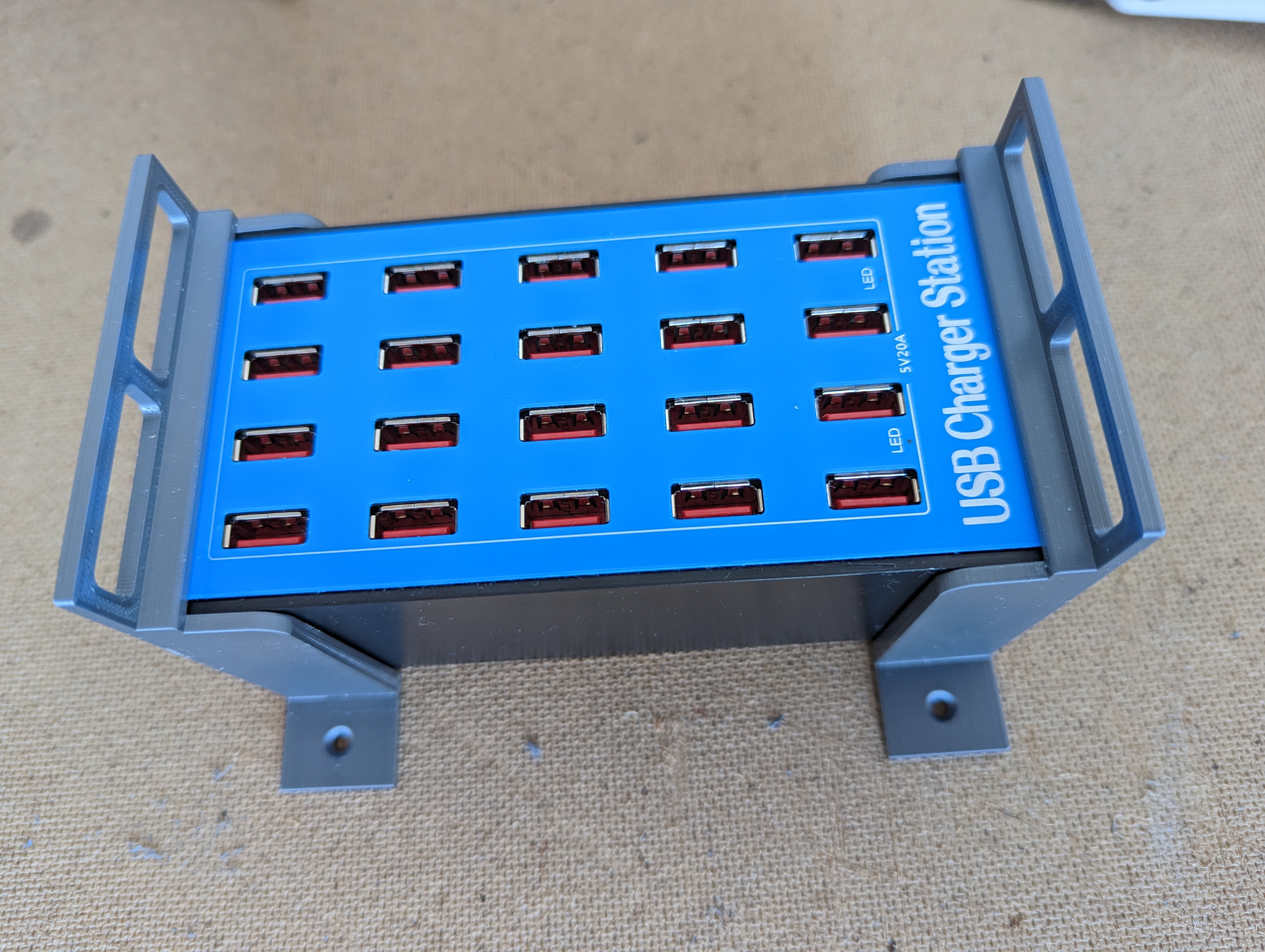 Montage-Bügel für 20 Port-USB-Ladestation