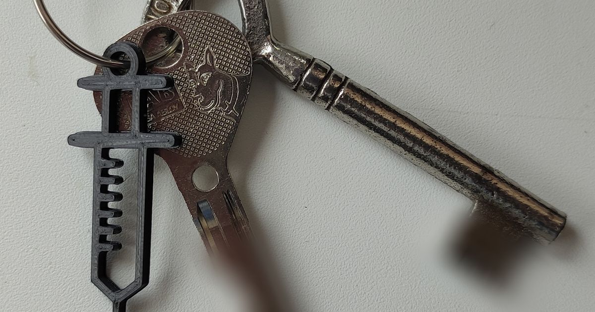 Syringe keychain by Happy print Download free STL model