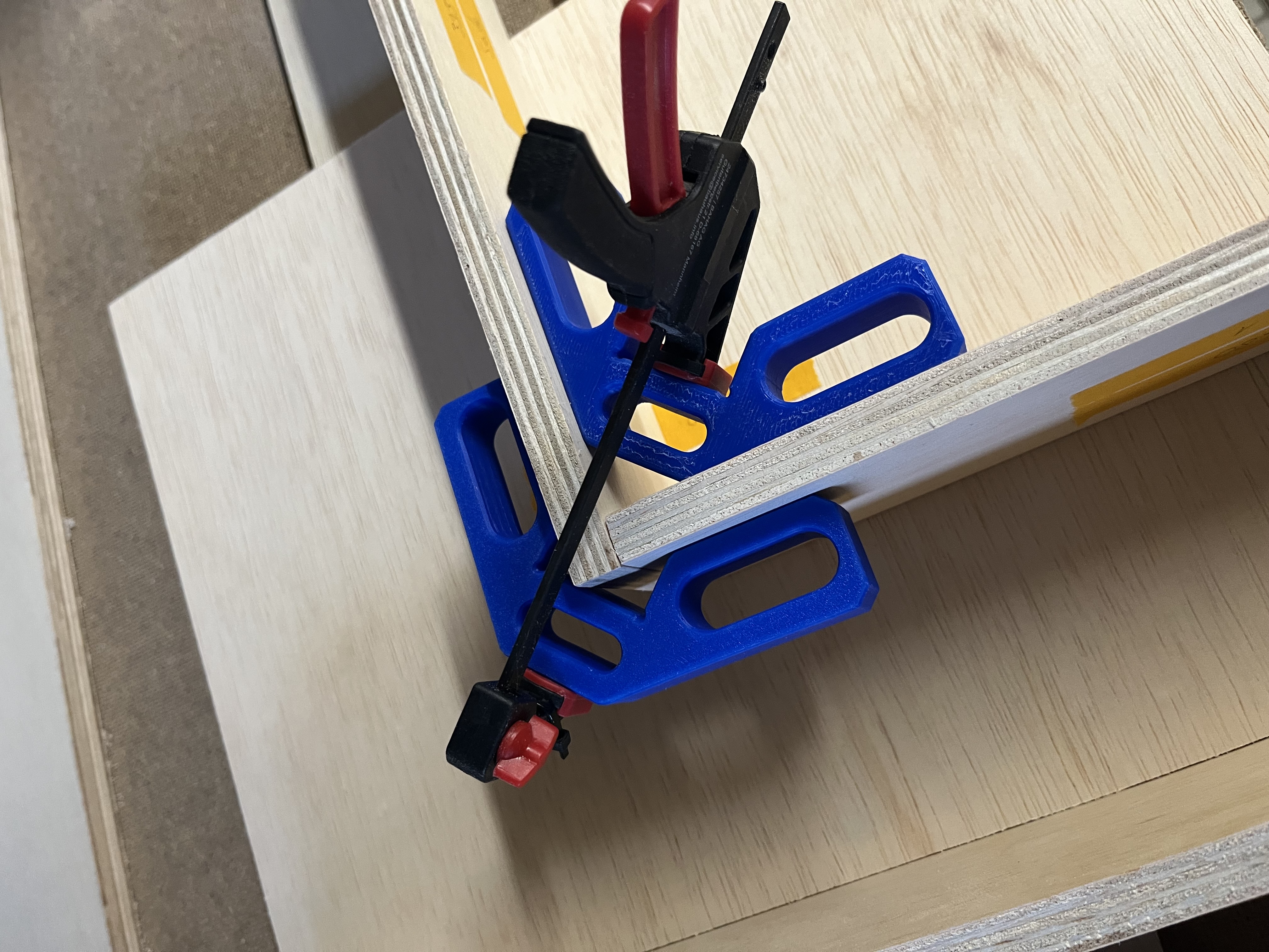 Square corner allignment tool / clamp