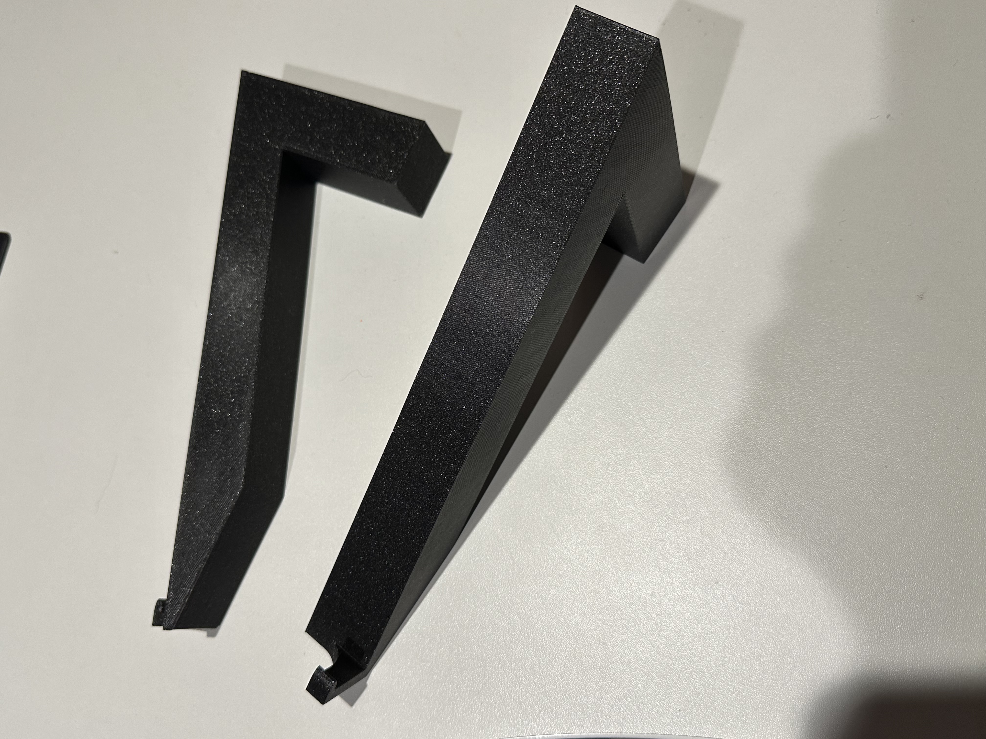 Laptop stand for 16" laptop