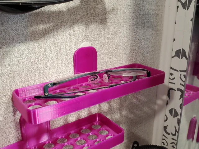 Wall holder for glasses