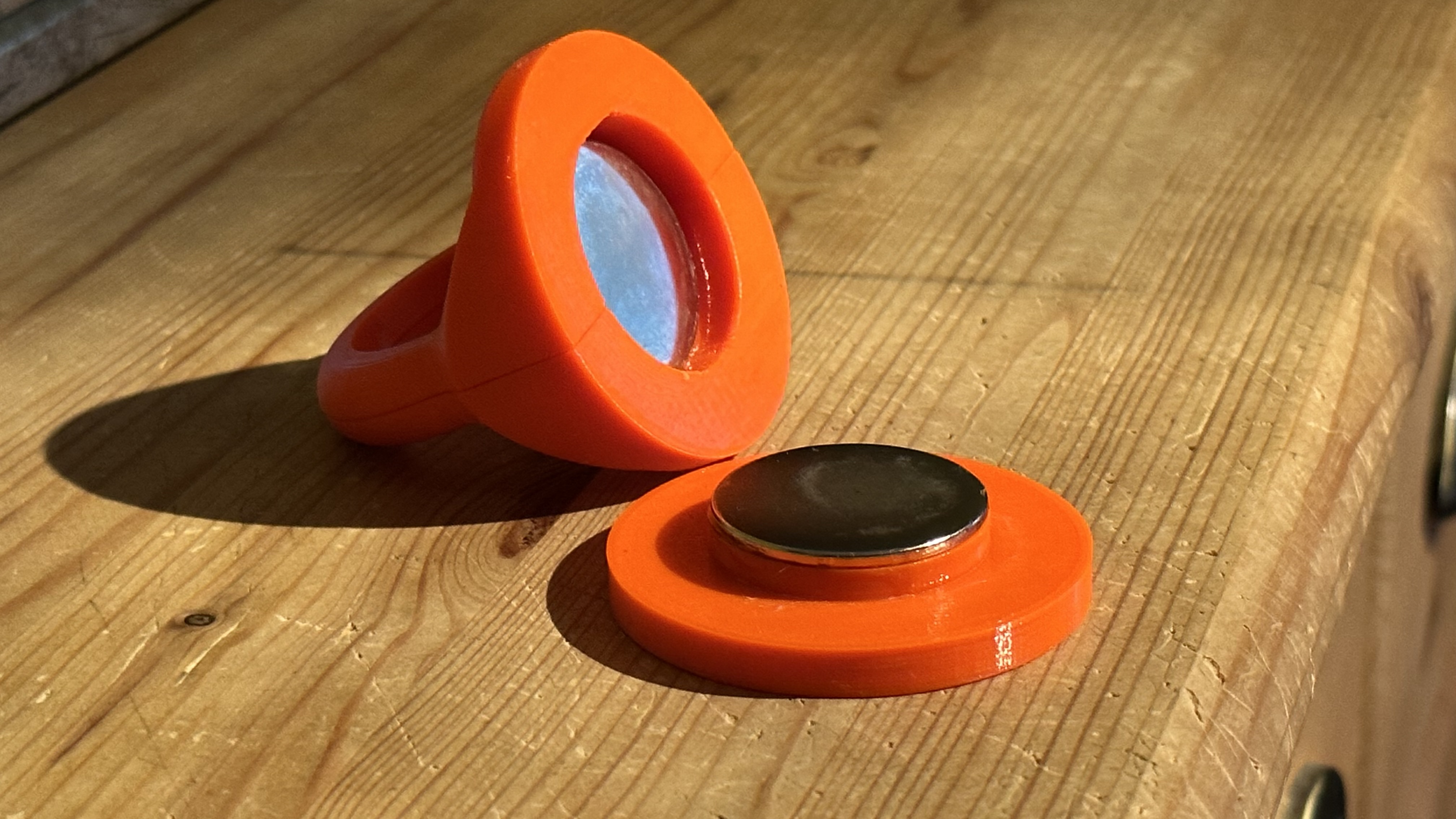 Rotating Hose Guide (f.e. for CPAP 22mm standard hoses) by Clamikra