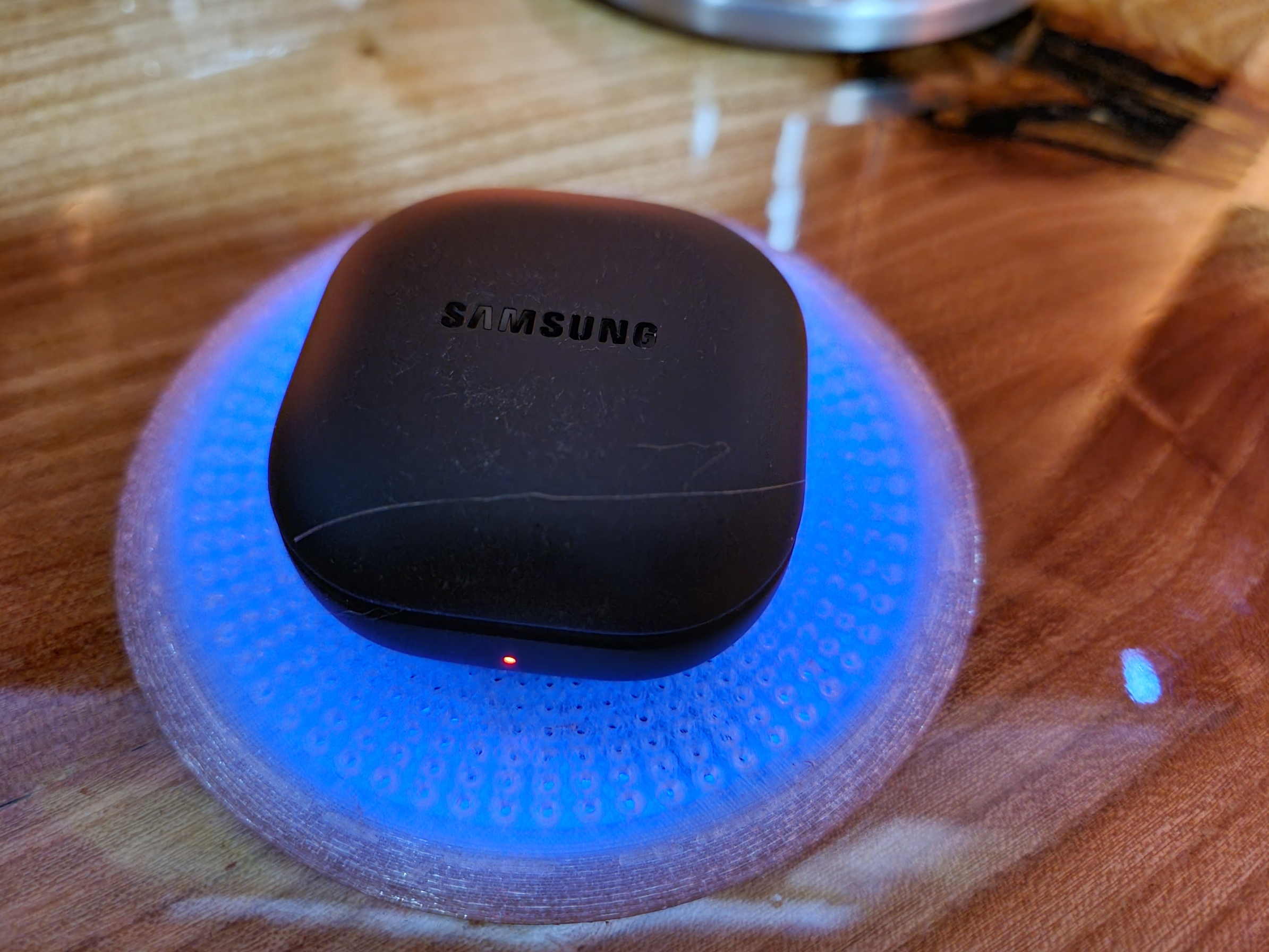 acme-qi-charger-85mm-desk-grommet-by-a-company-that-makes-everything
