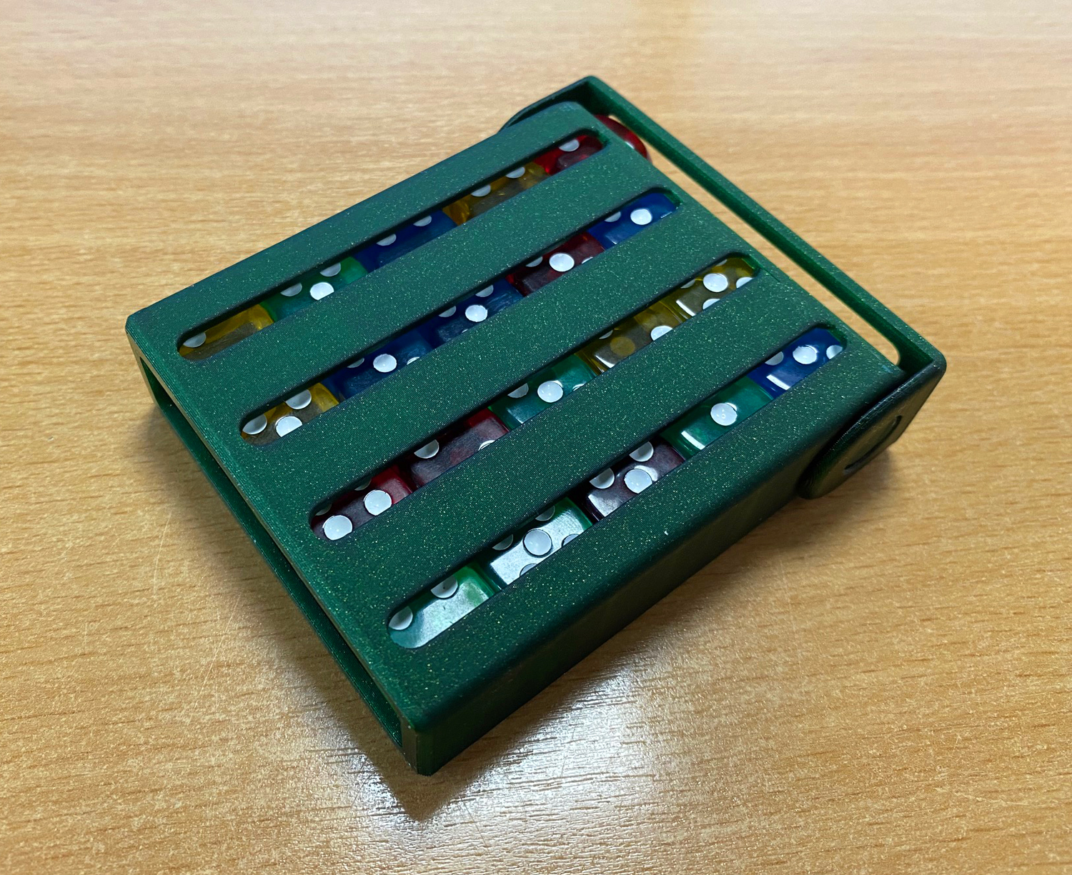 Dice box with rotatable cover for 12 and 16mm Dice by MAKERTEAM